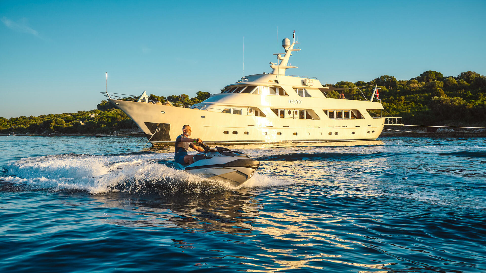 03-To-Je-To-jet-ski_.jpg