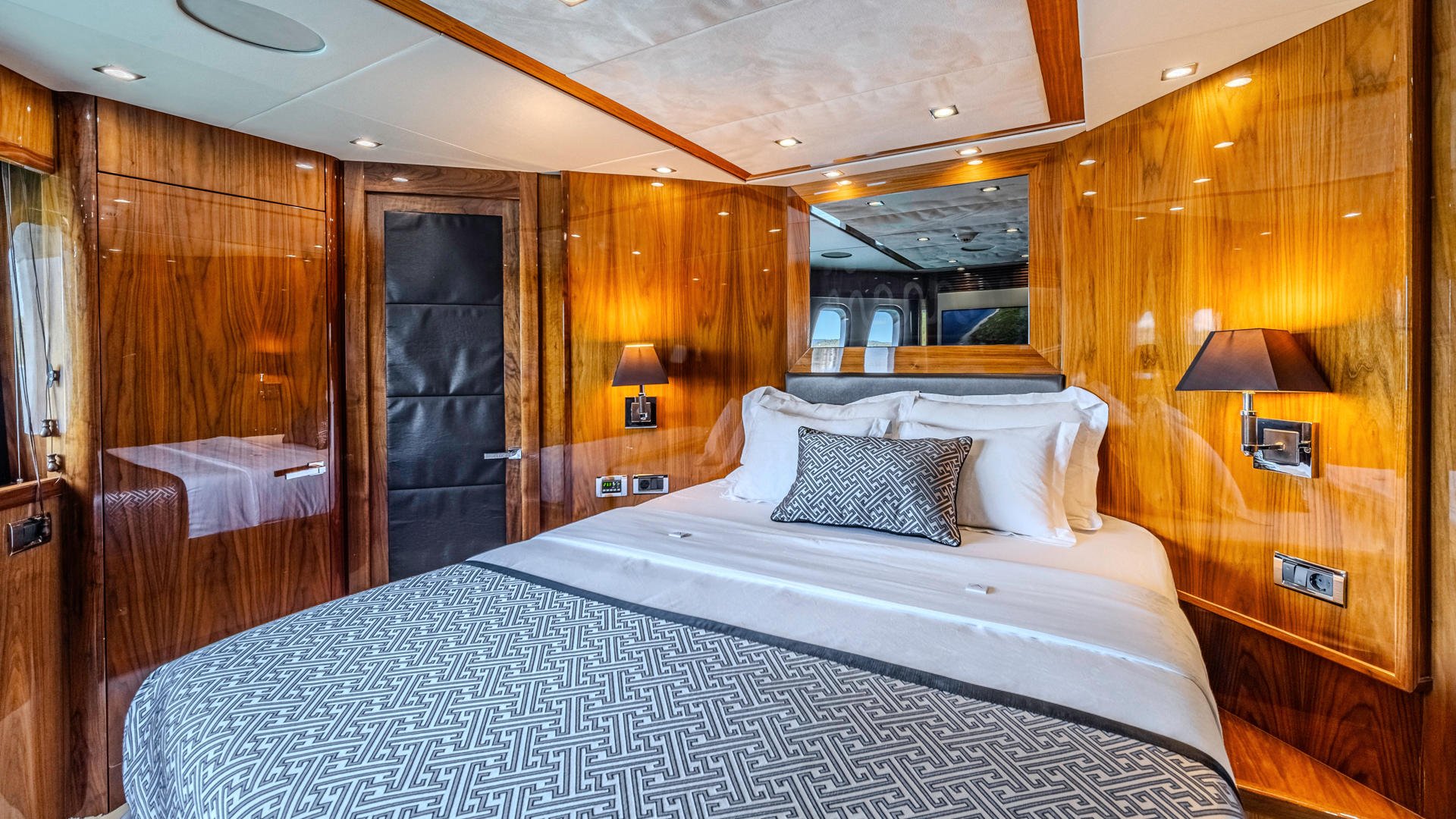 29-Arago-Double-cabin _.JPG