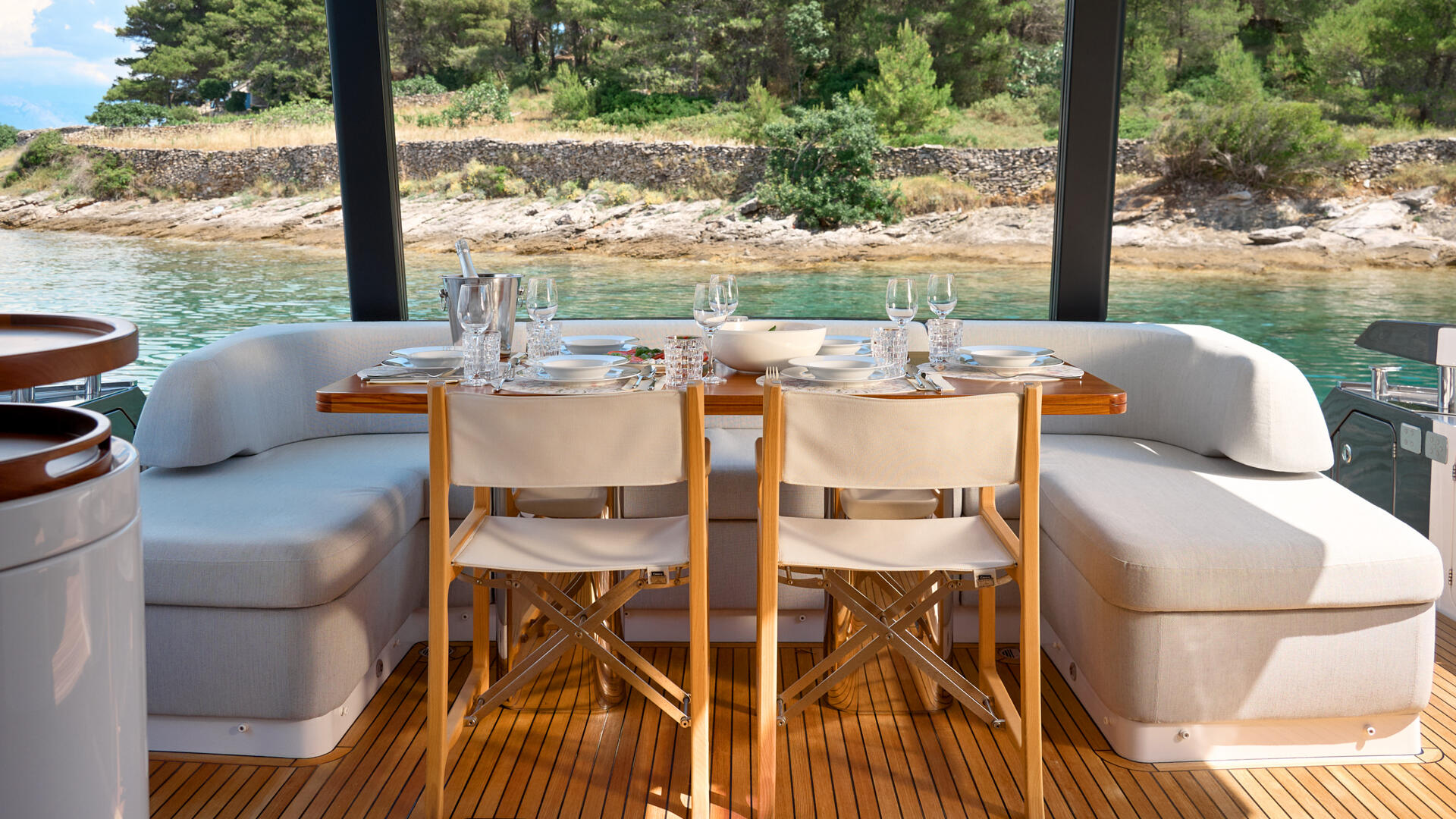 15-Aglaya-Aft-Dining_.jpg