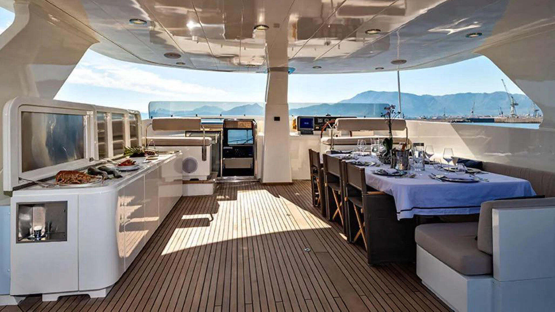 04-Don-Ciro-Sun-Deck-Dining_.jpg