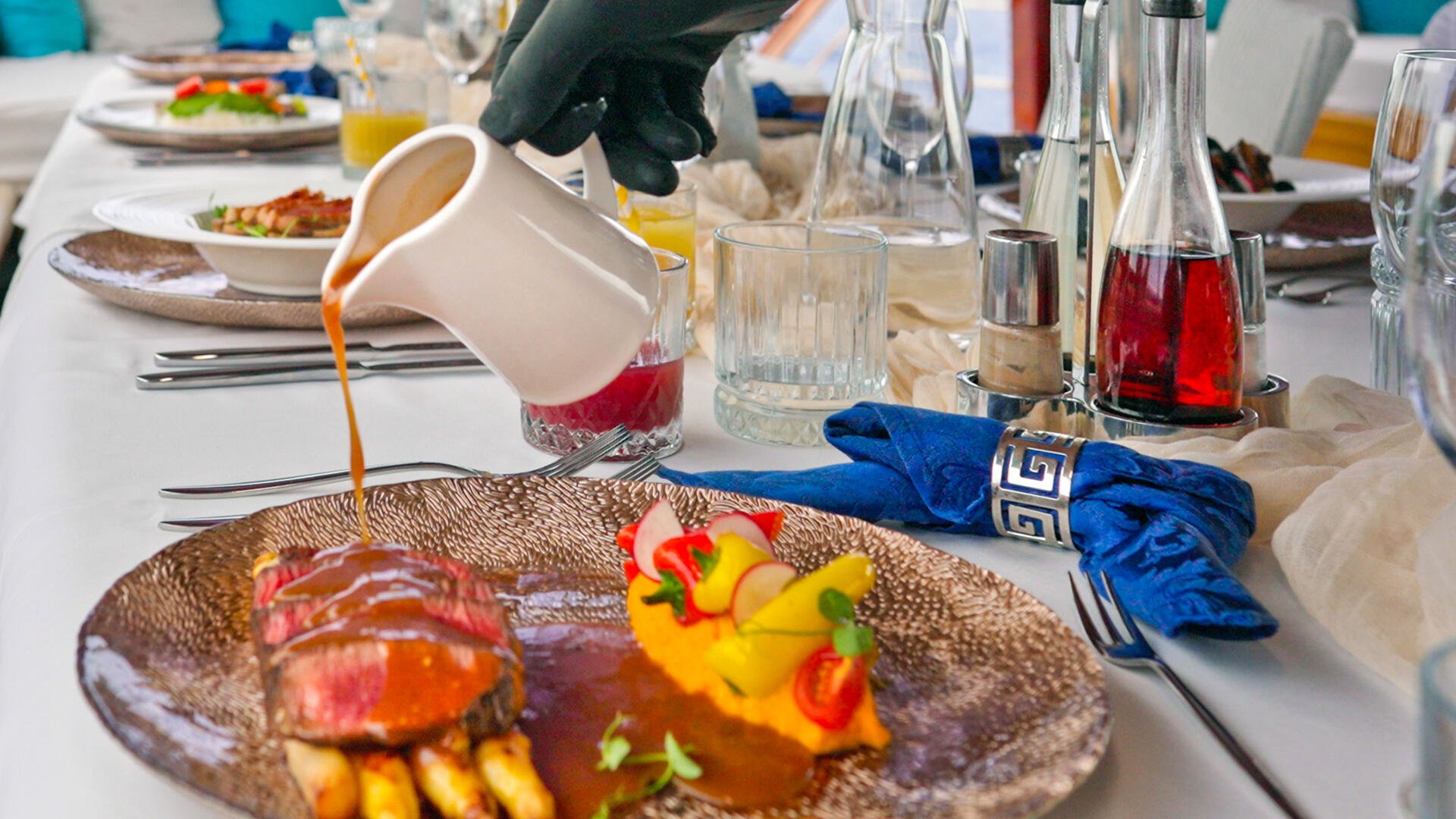 24-Casablanca-dining-experience_.jpg