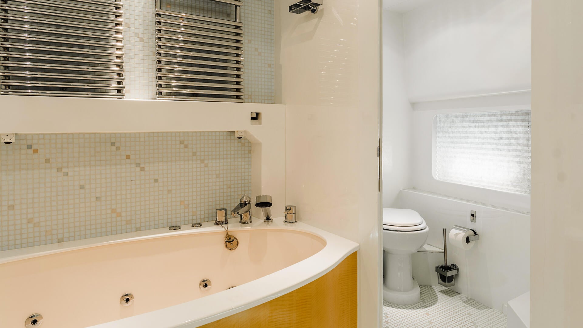 22-Conte-Alberti-ensuite_.jpg