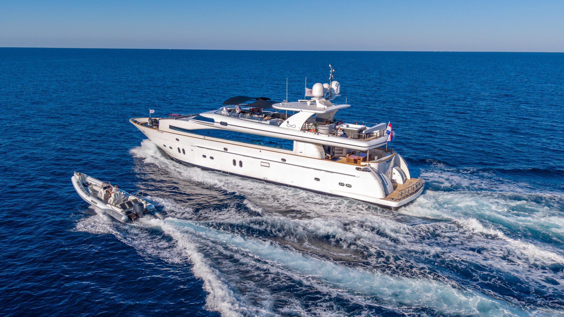 02-Conte-Stefani-cruising_.jpg