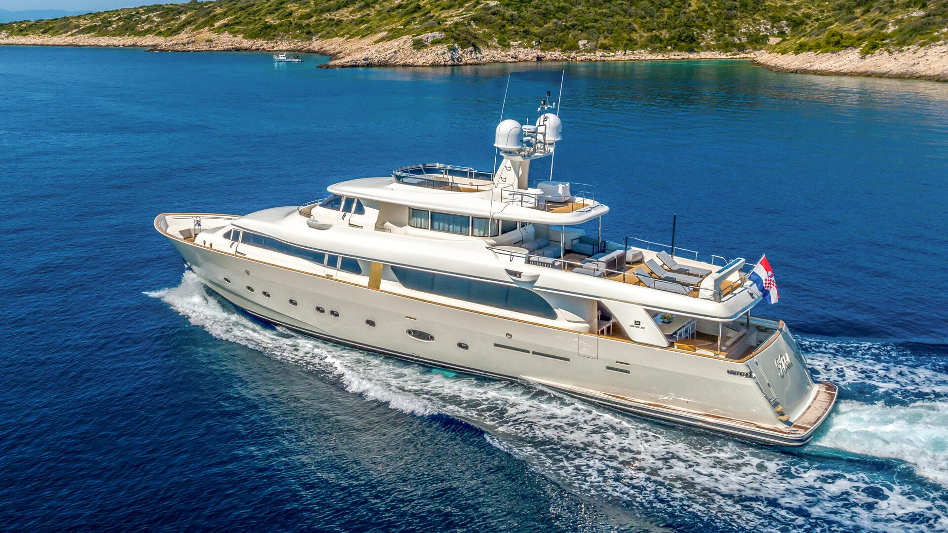 00-Klobuk-exterior_.jpg