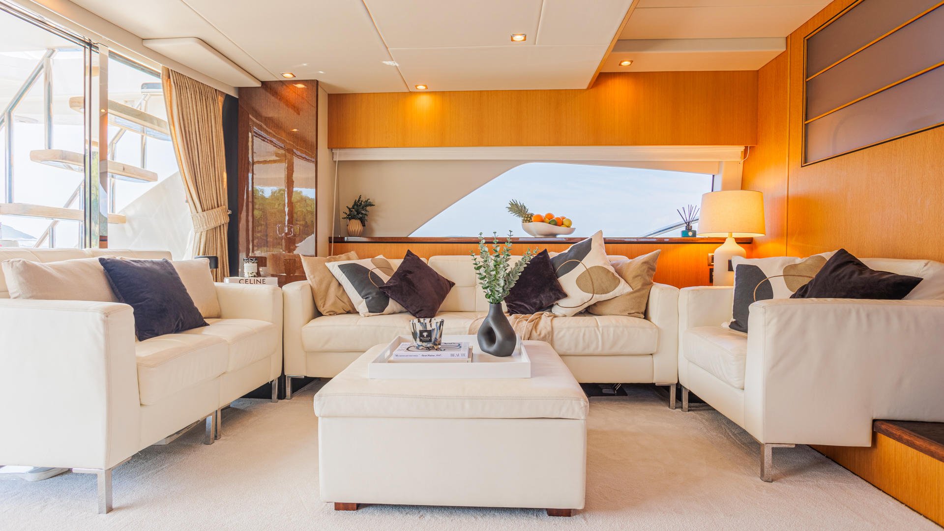14-JoliDor-salon-side-view_.jpg