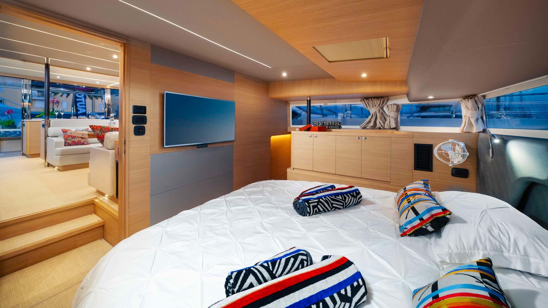15-By-My-Side-Master-cabin_.jpg