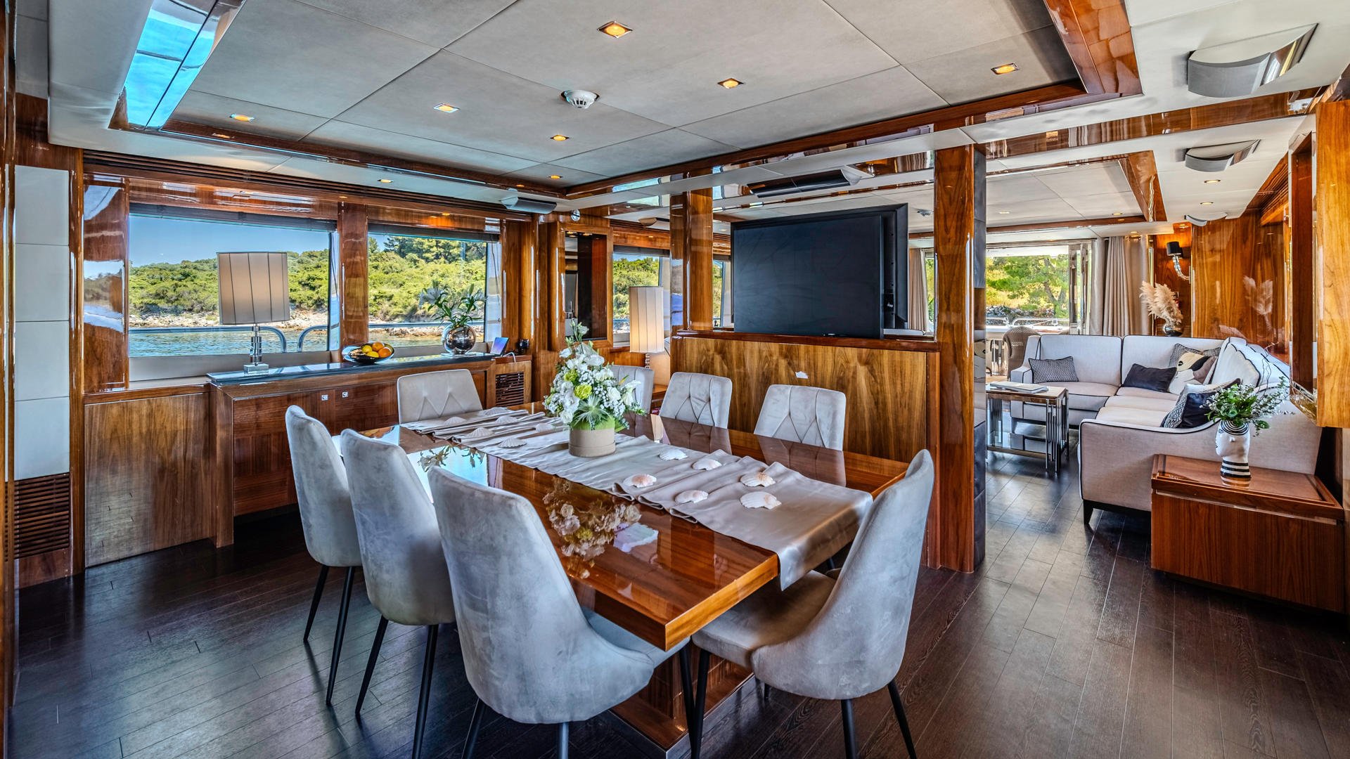 19-Arago-Dining_.JPG