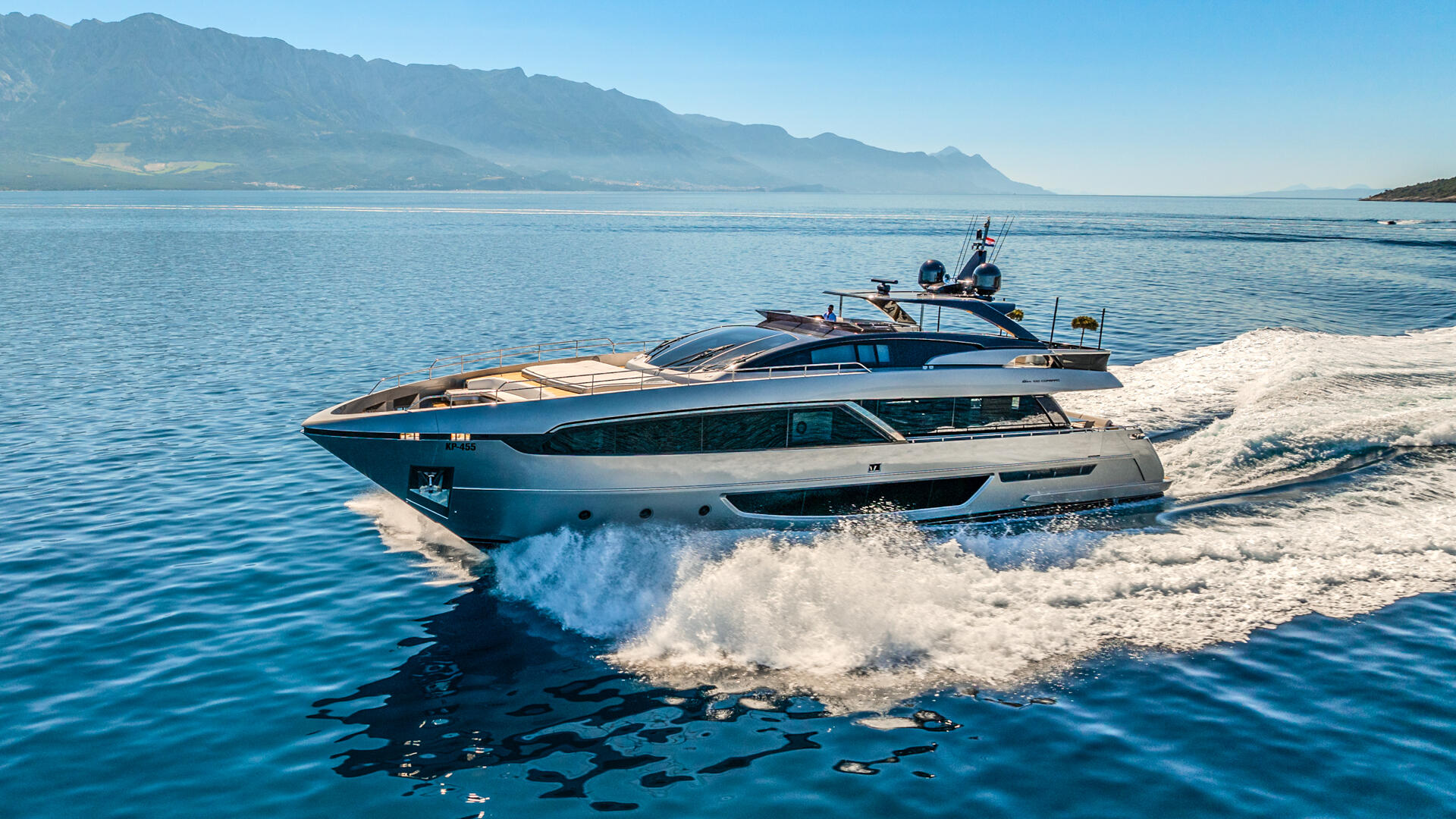 06-No-Stress-888-portside_.jpg