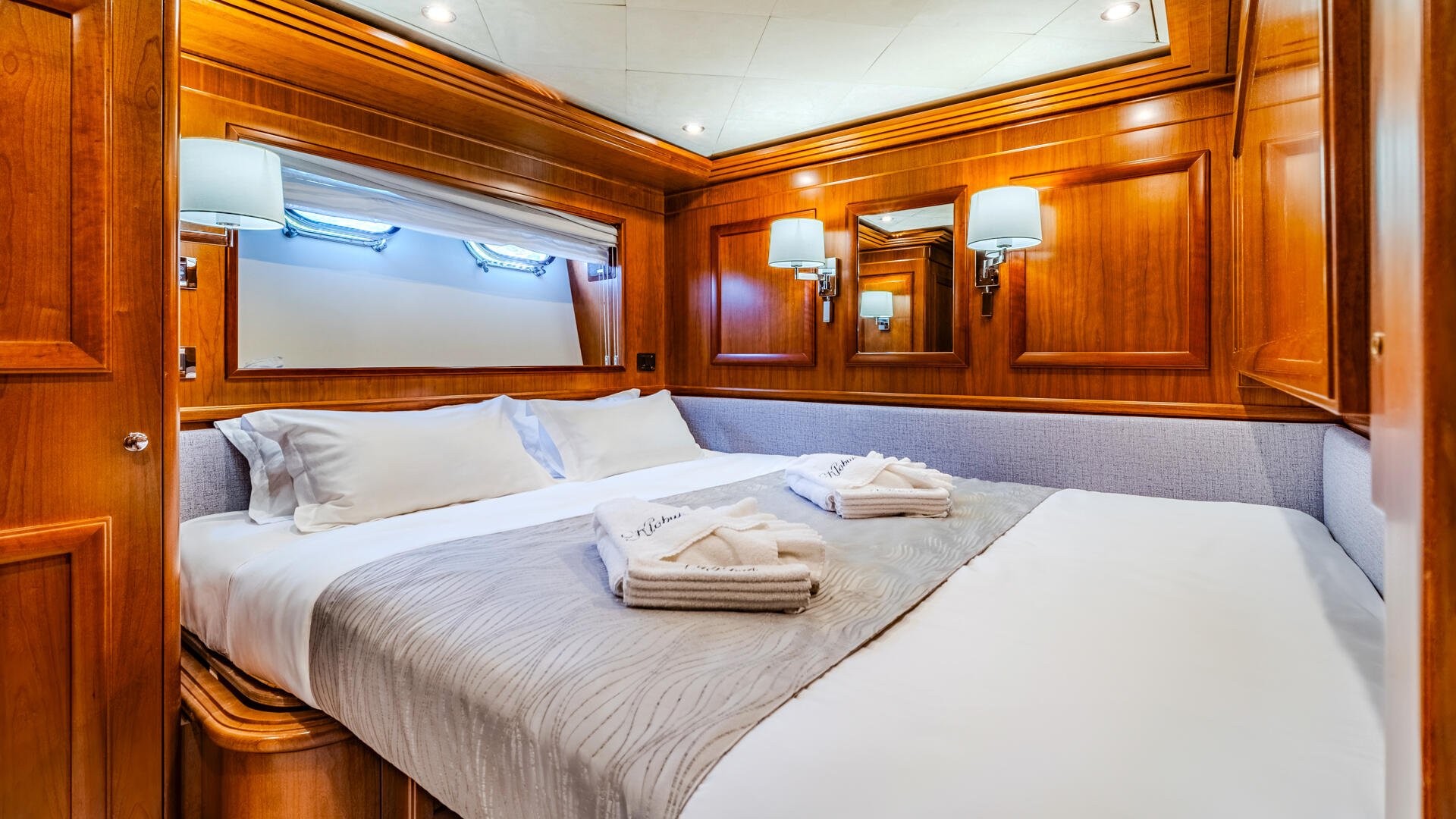 36-Klobuk-convertible-cabin_.jpg