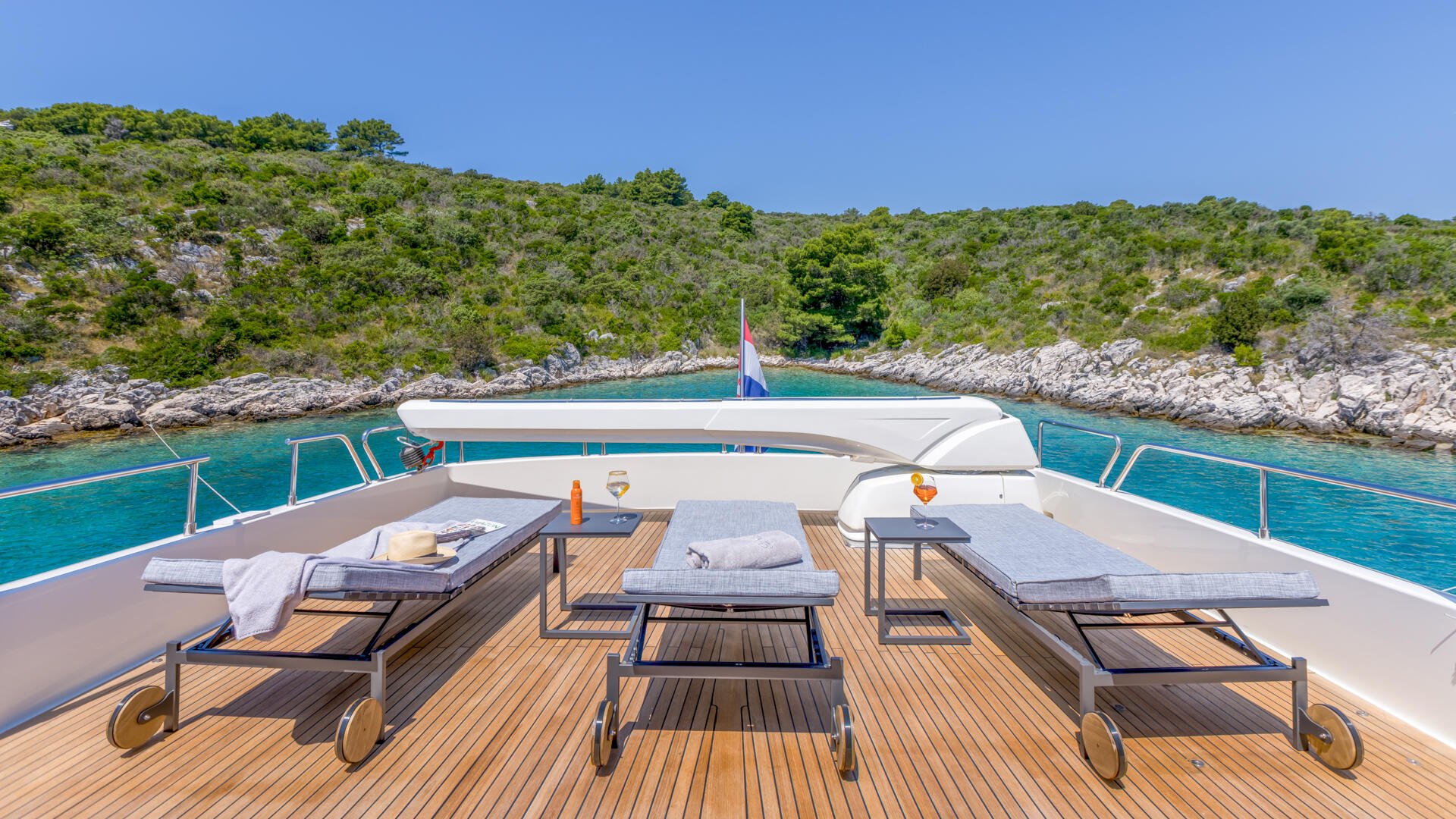 13-Klobuk-sundeck-view_.jpg