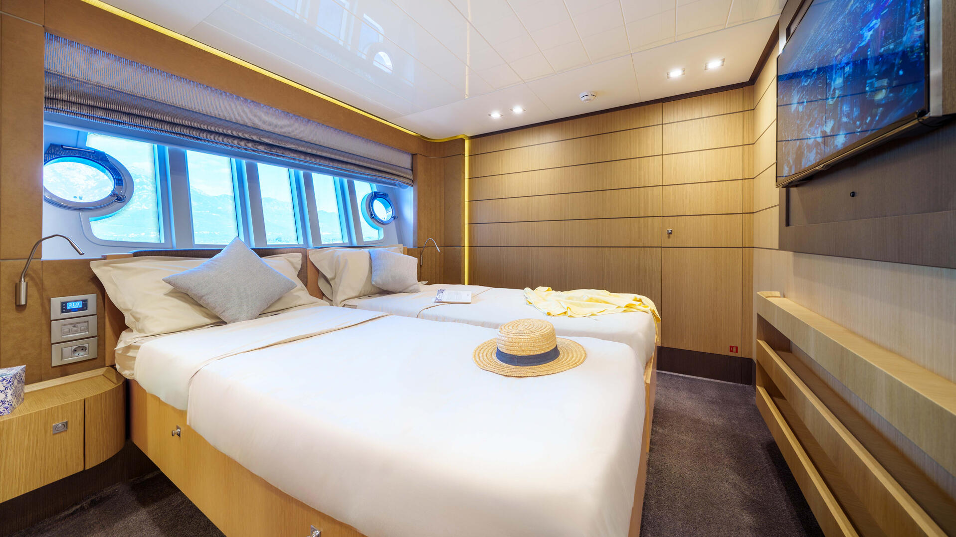 37-Iva-Convertible-cabin_.jpg