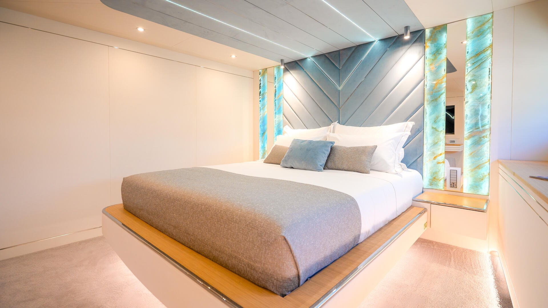 30-Renata-Lowe-deck-Double-stateroom_.jpg