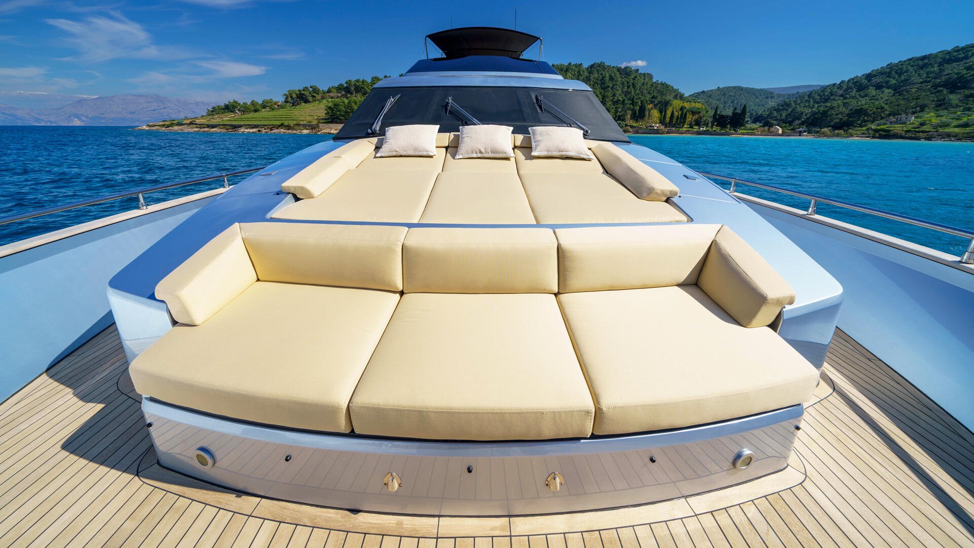 38-Phantom-sunbathing-area_.jpg