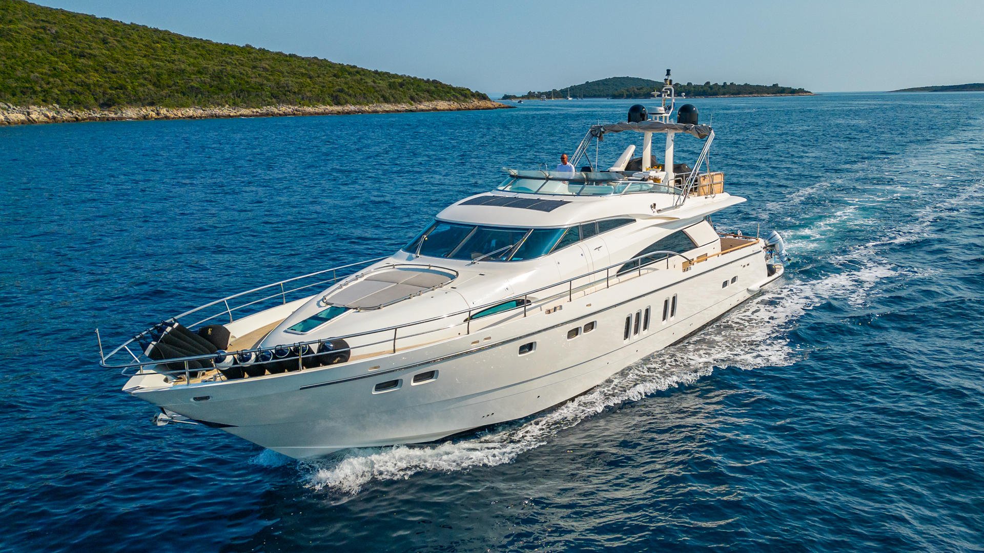 02-JoliDor-bow-view_.jpg