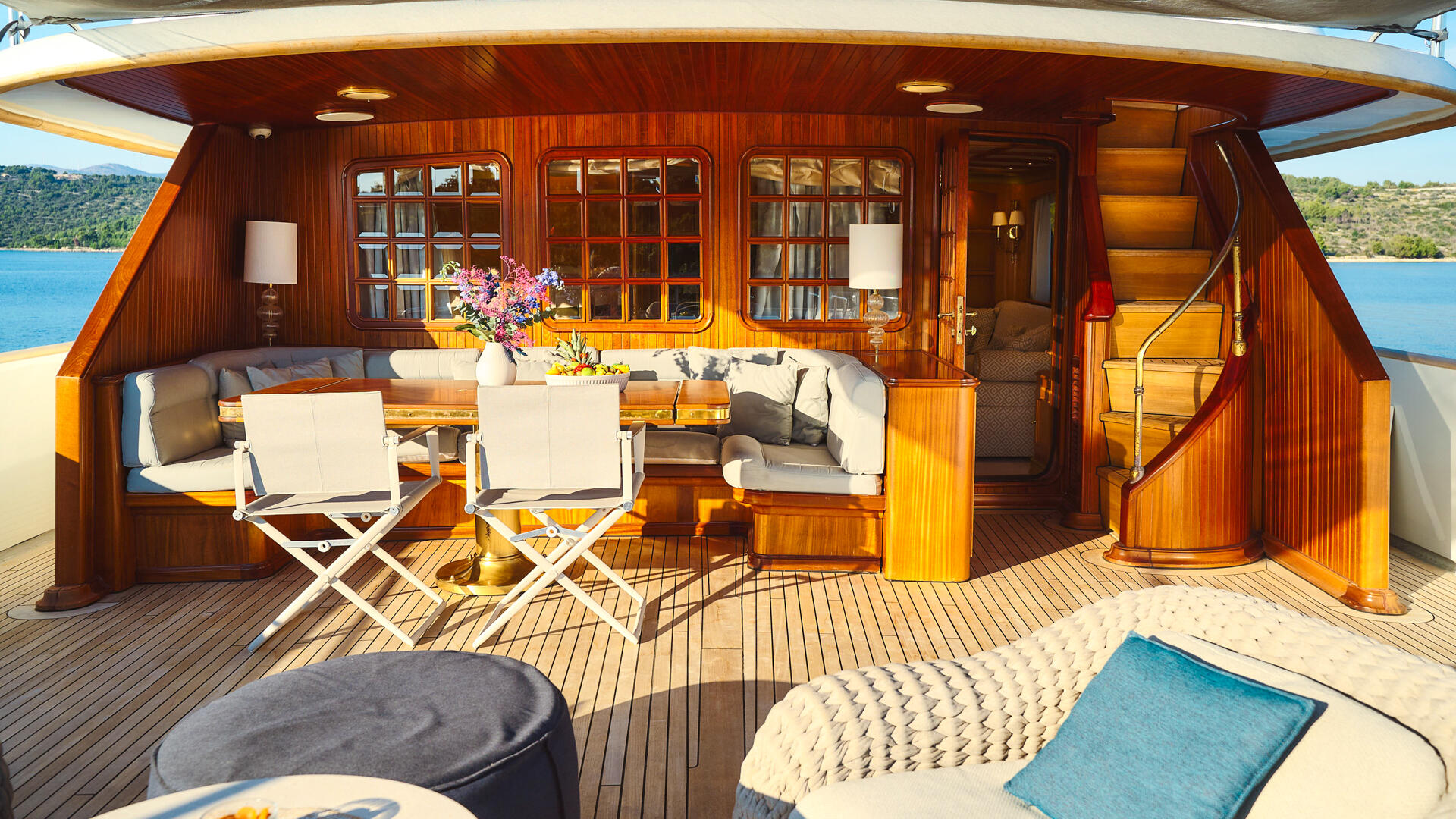 06-To-Je-To-dining-area-sun-deck_.jpg