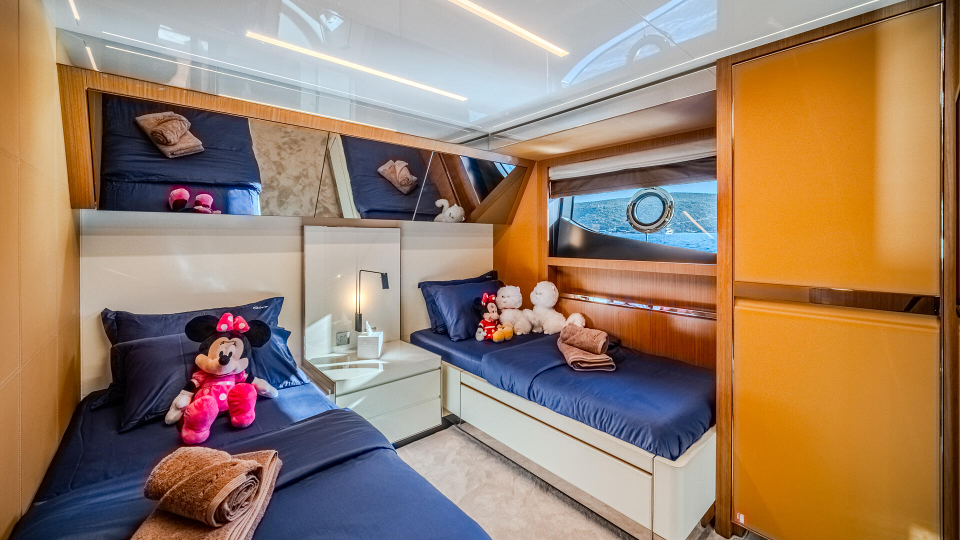 34-No-Stress-888-Twin-cabin_.jpg