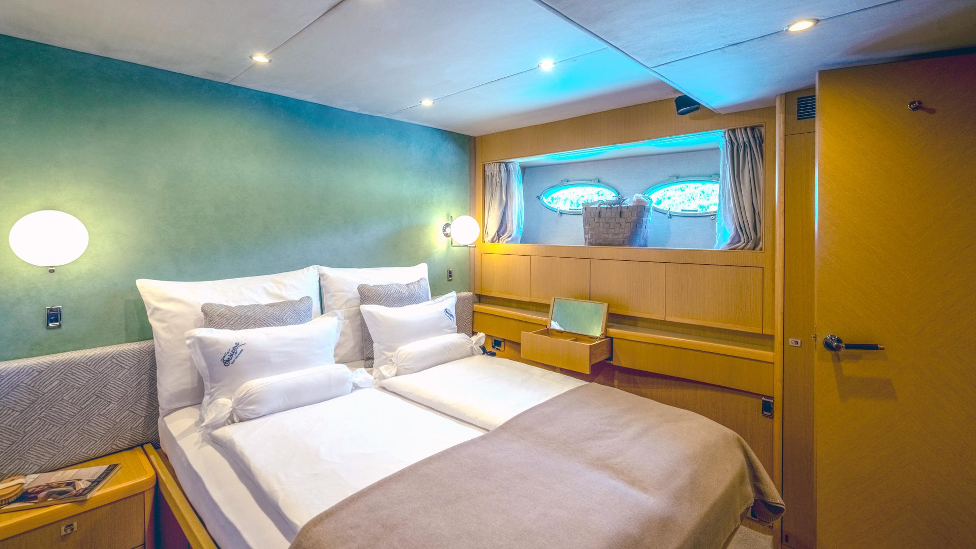 22-INSIEME-Double-cabin_.jpg