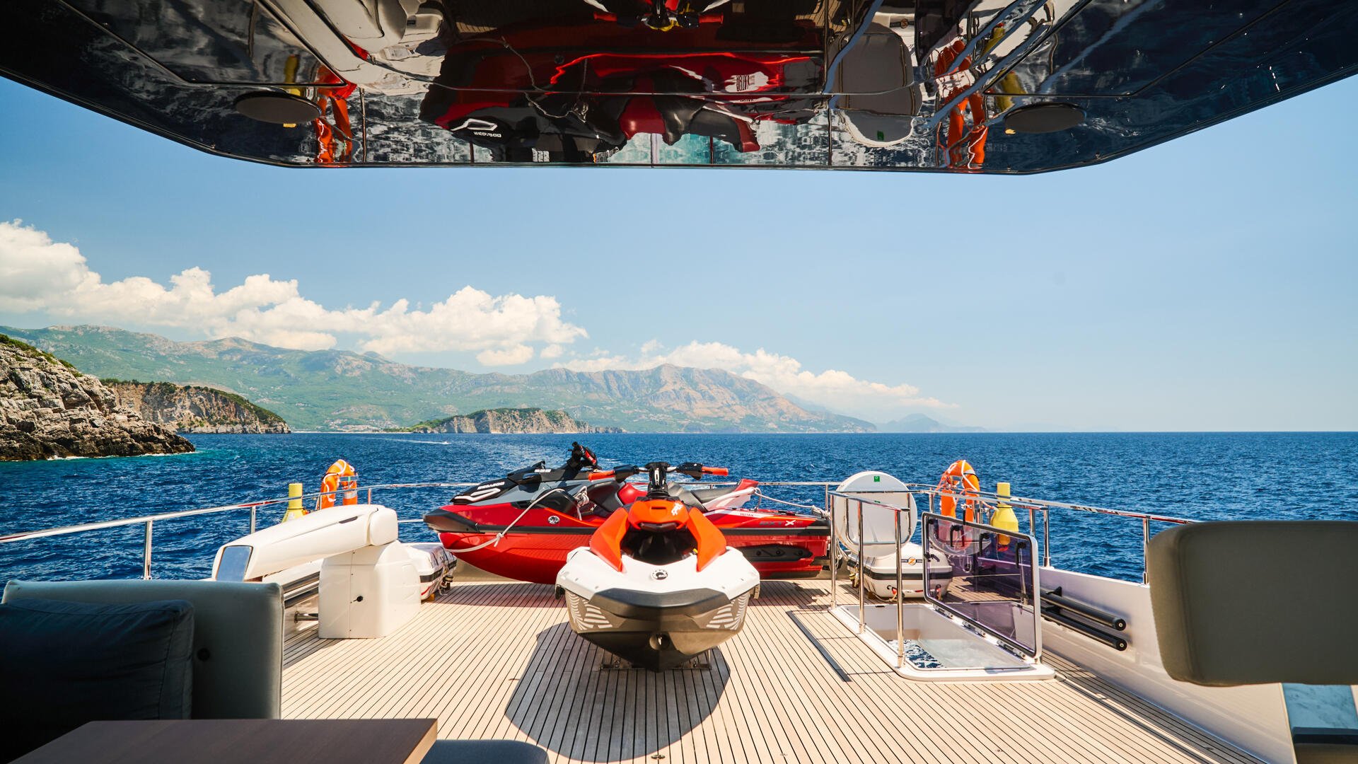 13-Madra-II-flybridge_.jpg