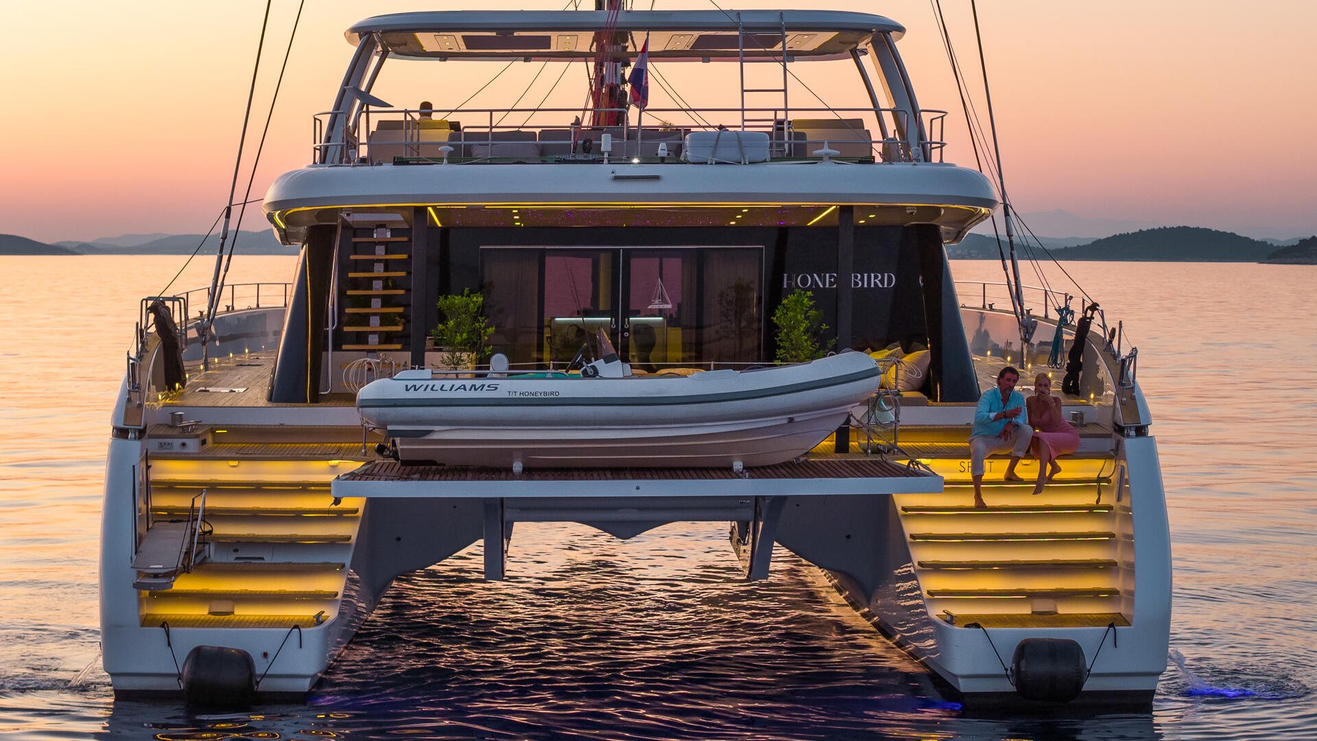 04-Honeybird-stern_.jpg