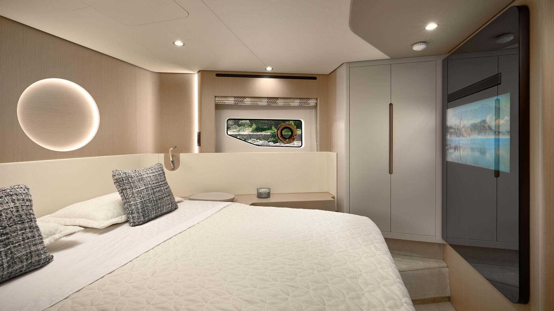 32-Aglaya-VIP-cabin_.jpg