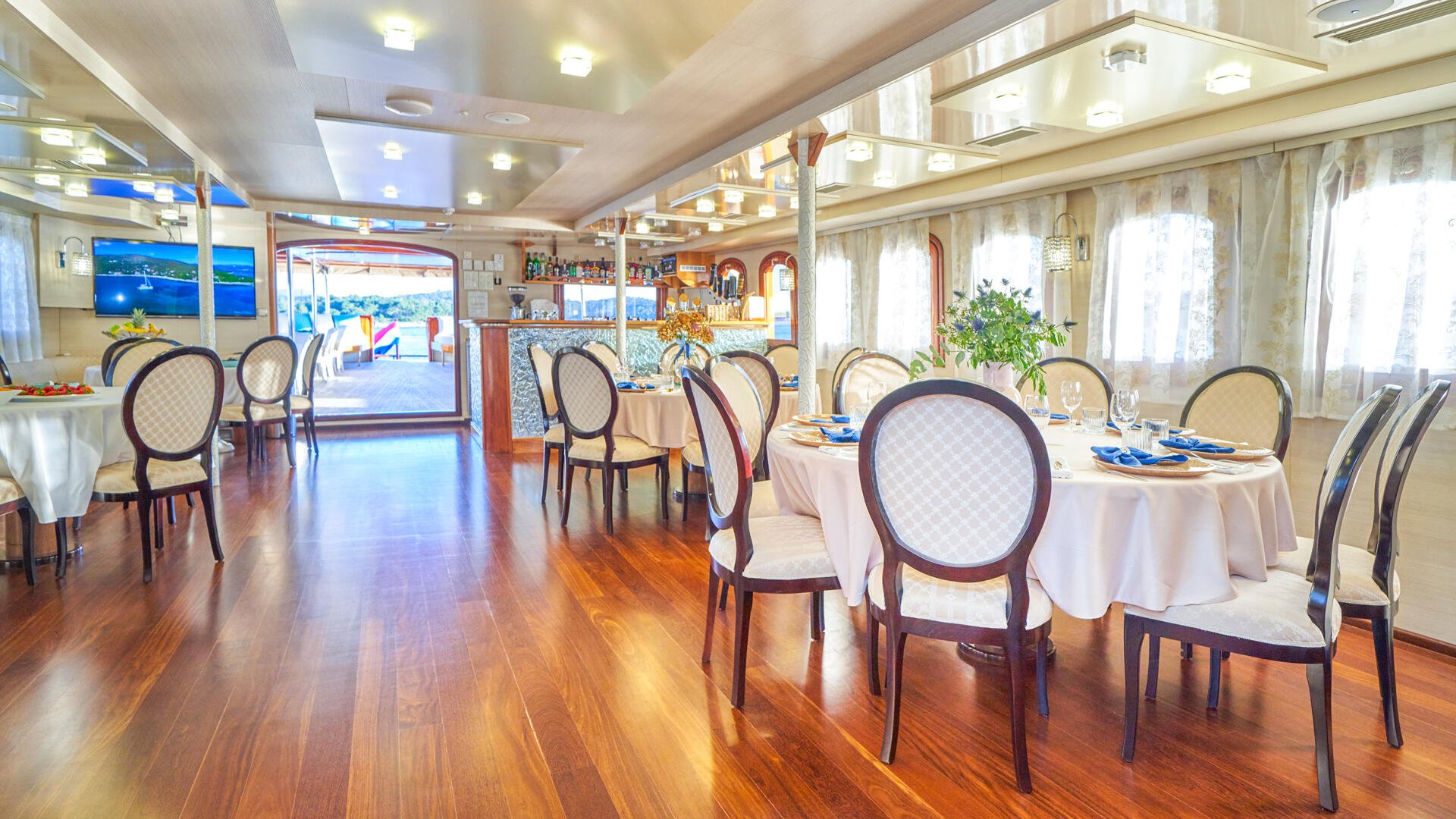12-Casablanca-dining-area_.jpg