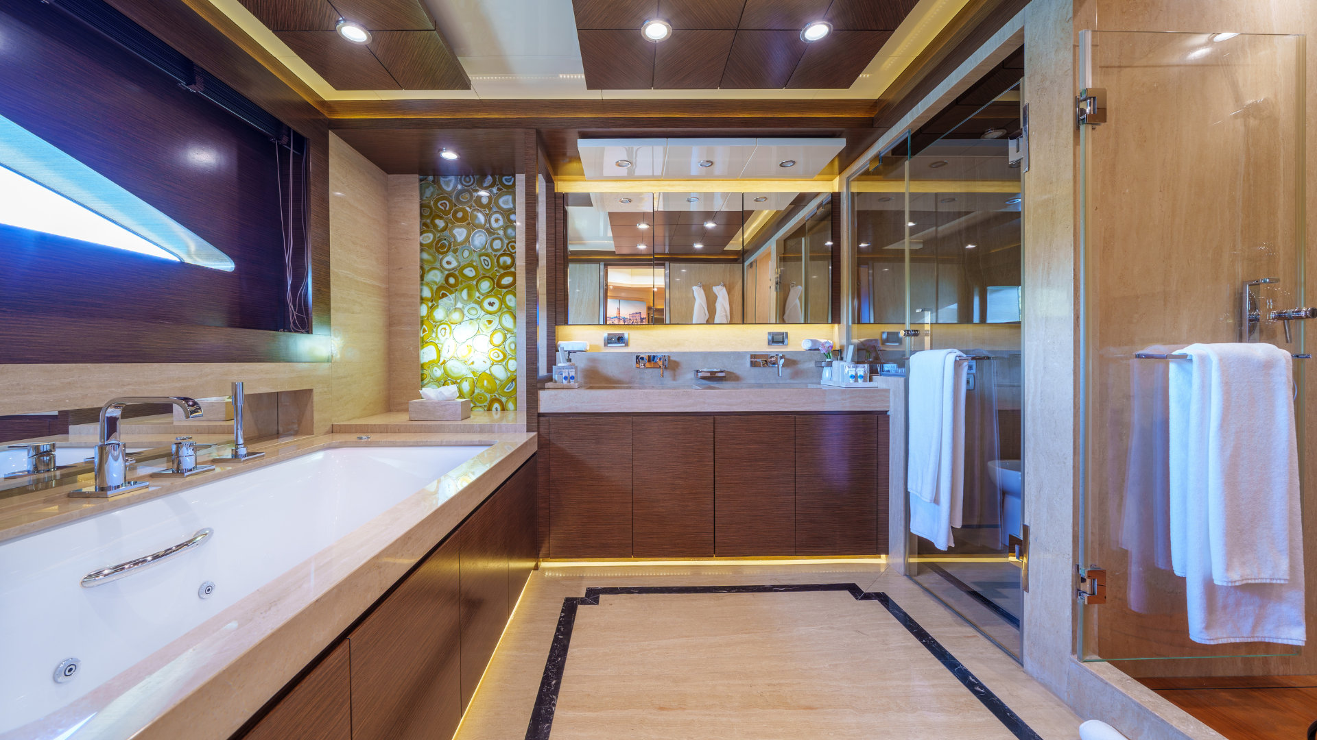 34-Silent-World-Master-ensuite_.png