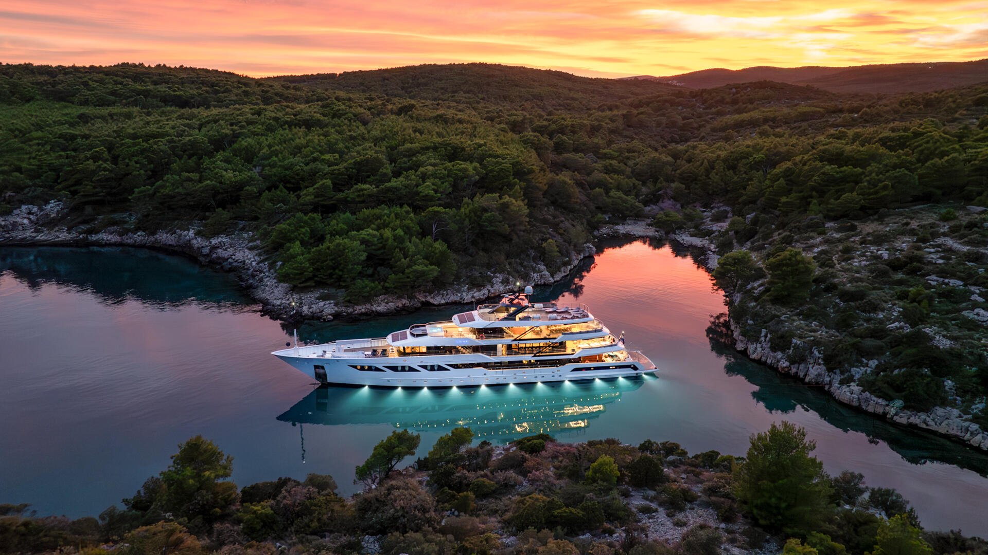 07-Argo-portside_.jpg