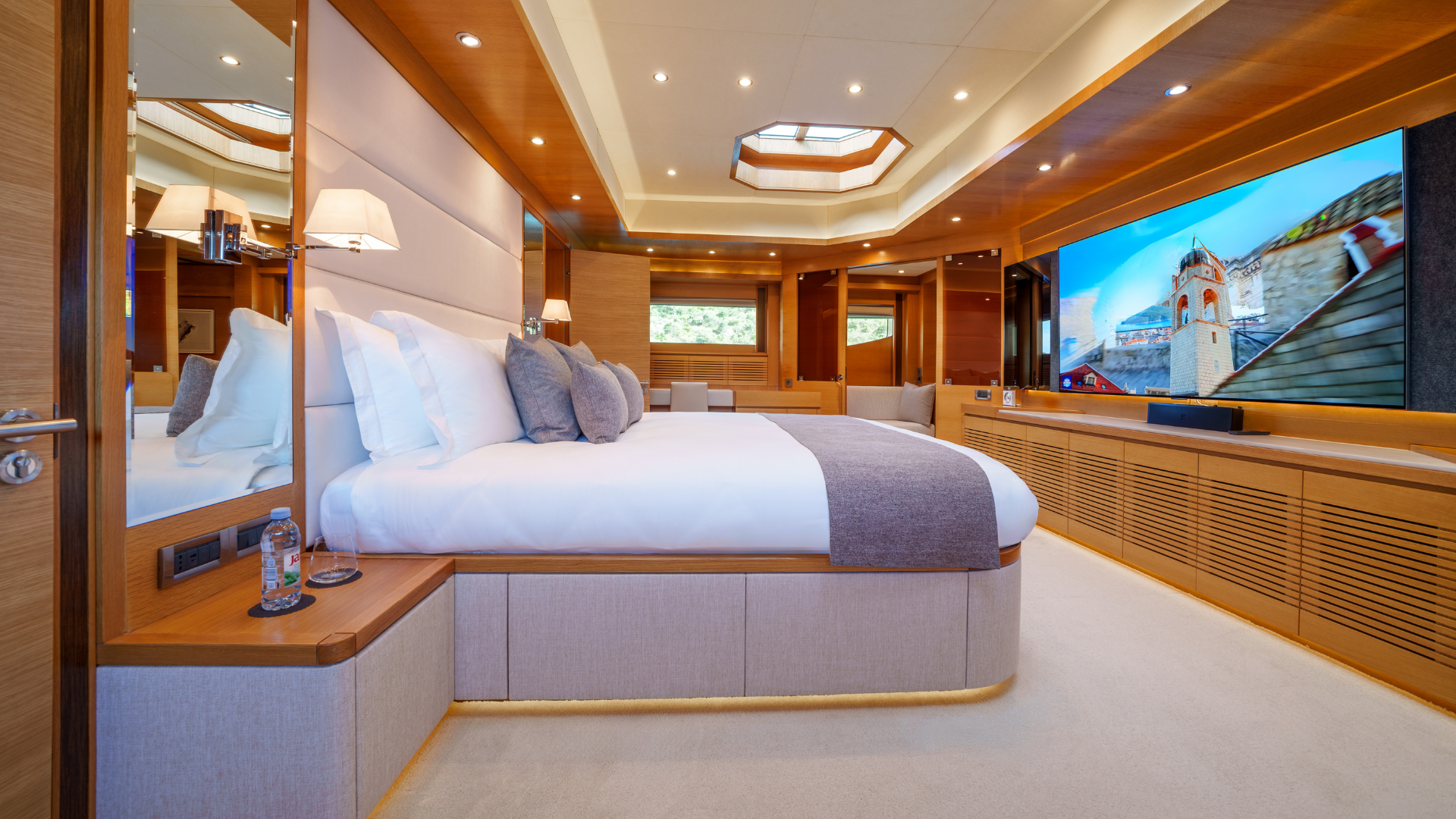 21-Silent-World-Master-suite_.png