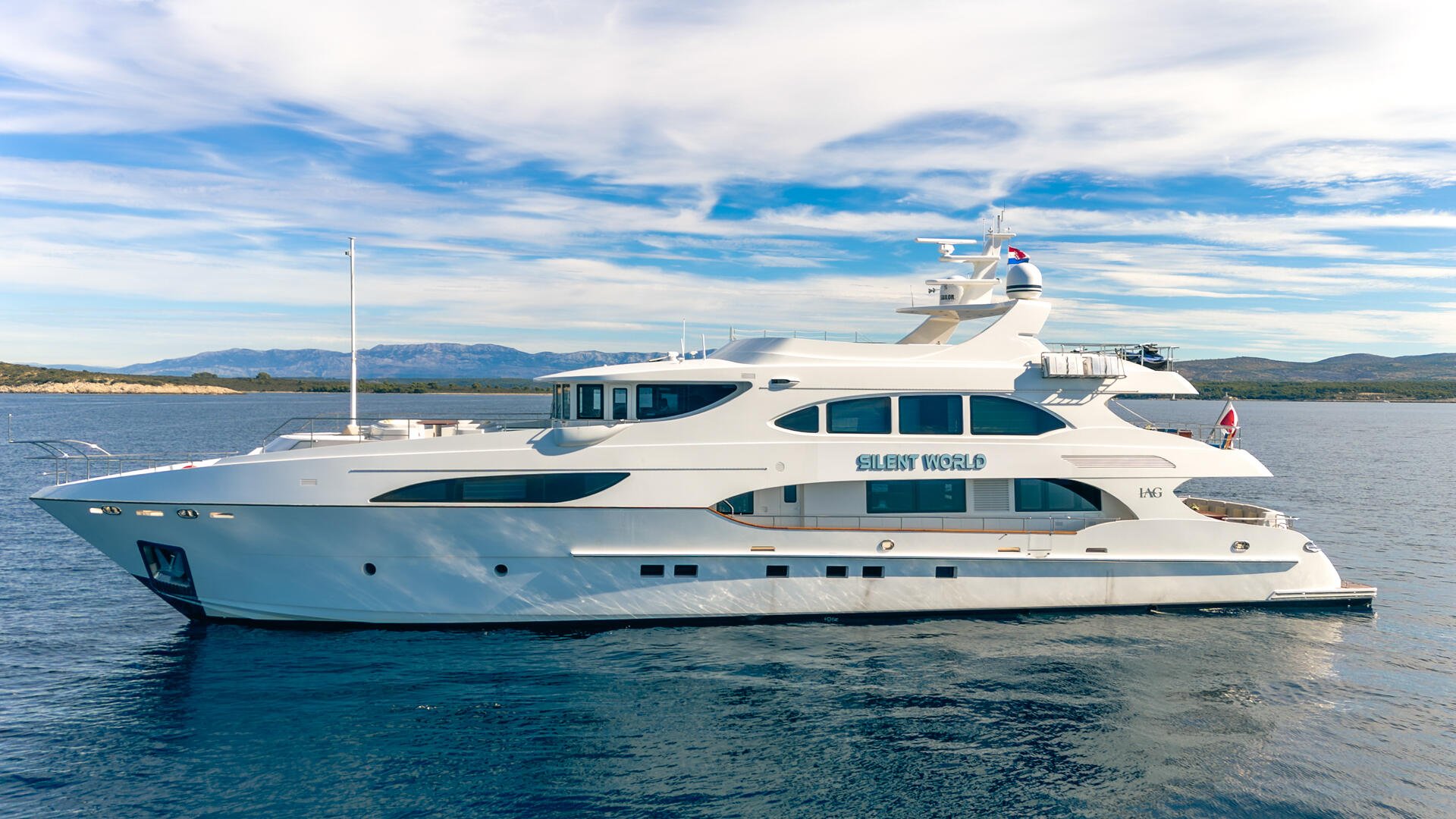 07-Silent-World-portside_.jpg