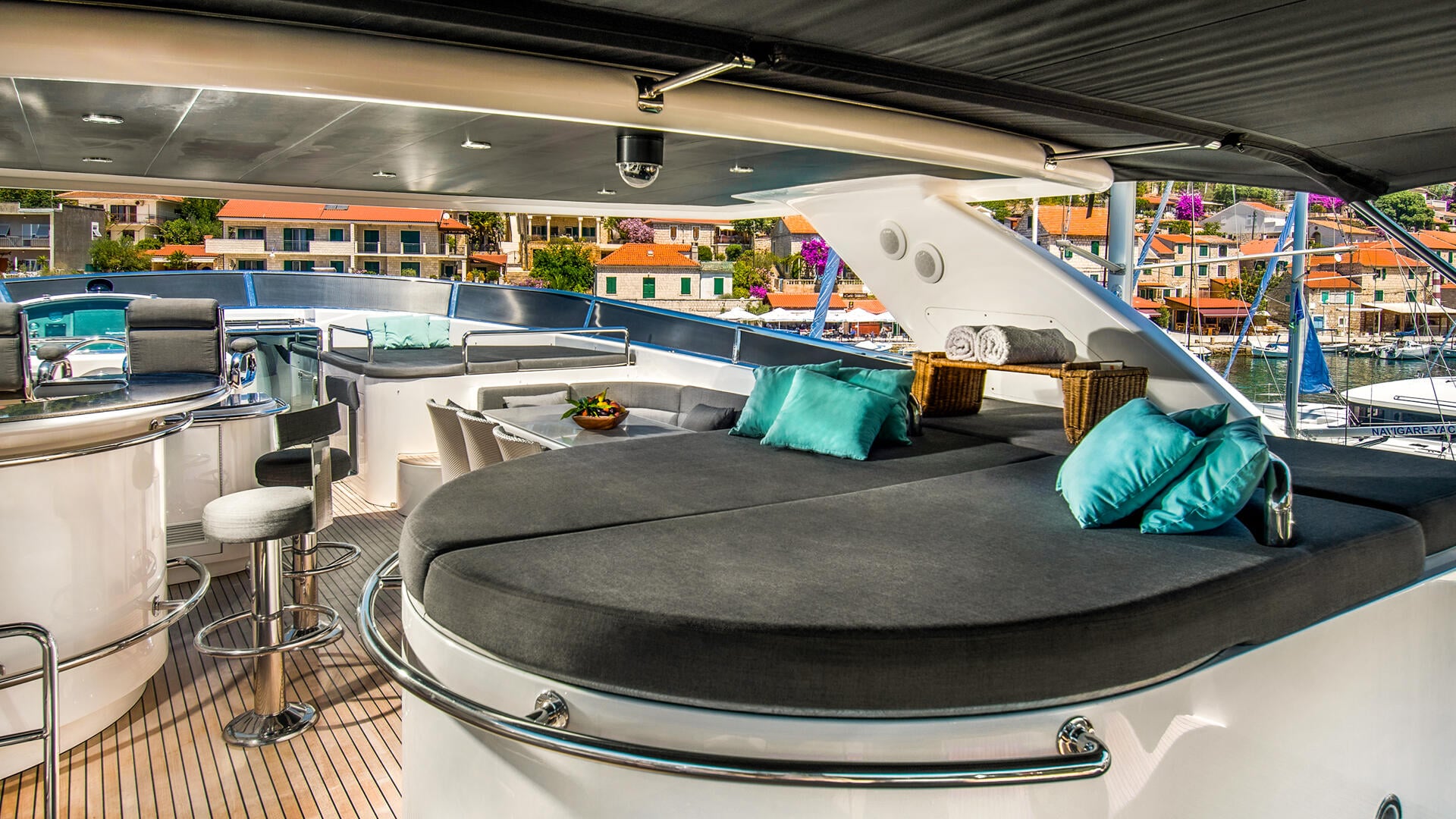 09-Conte-Alberti-flybridge_.jpg