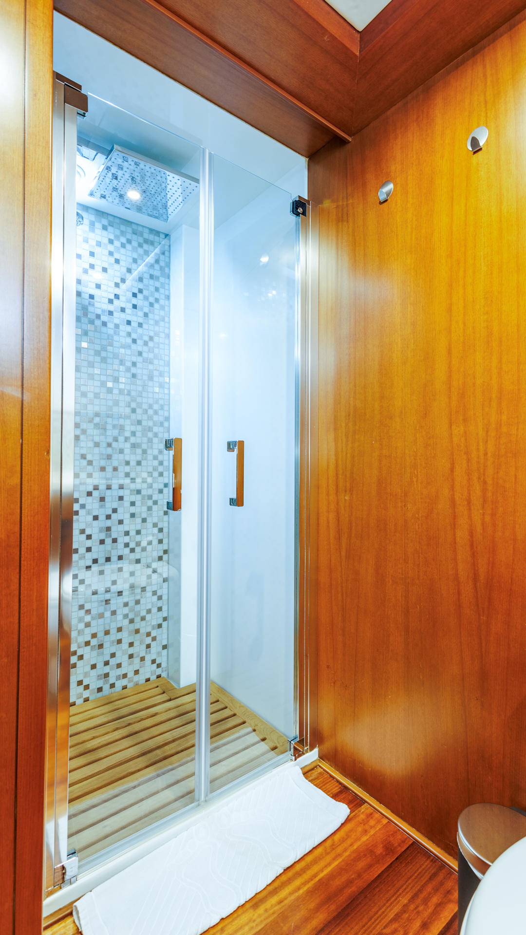 29-SAN-LIMI-Twin-cabin-shower_.jpg