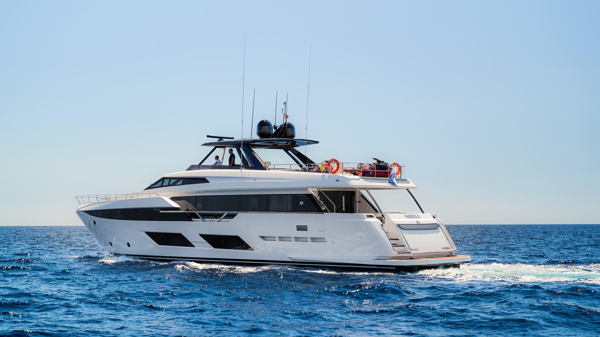 07-Madra-II-stern-view_.jpg