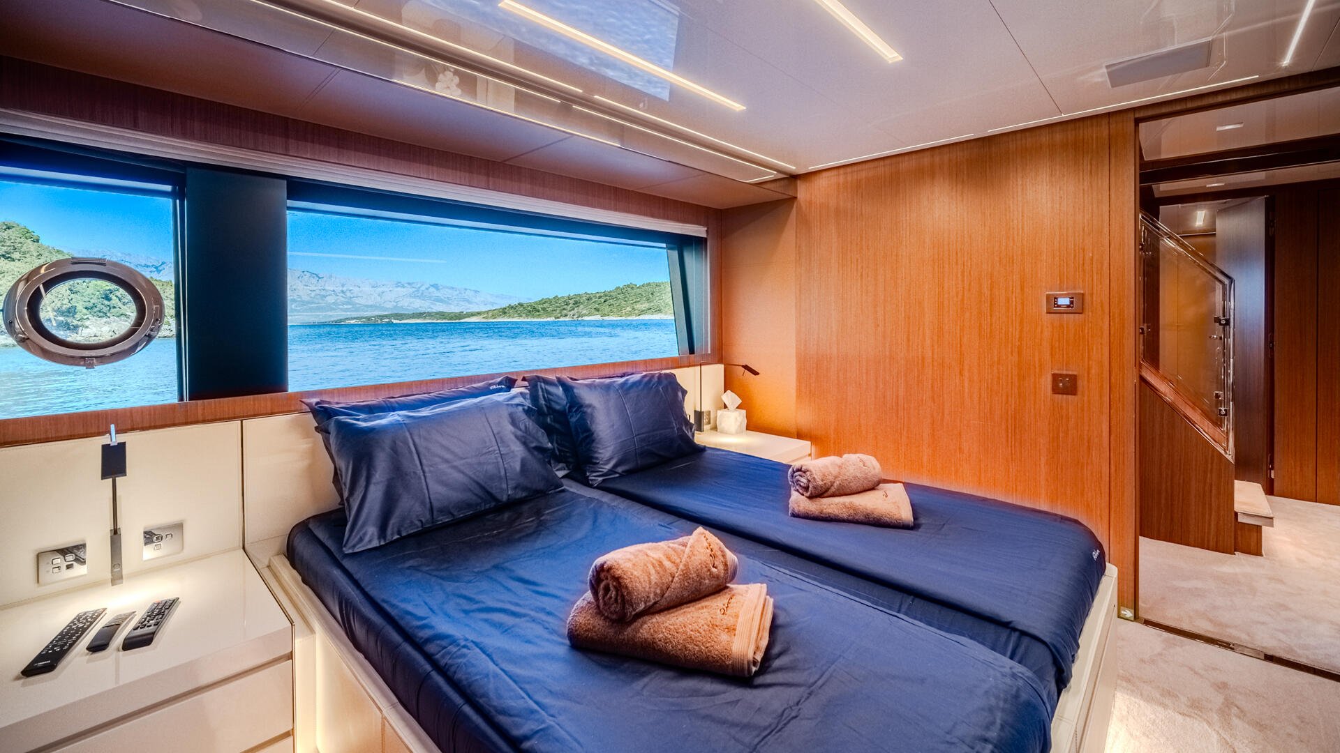 27-No-Stress-888-Double-cabin_.jpg