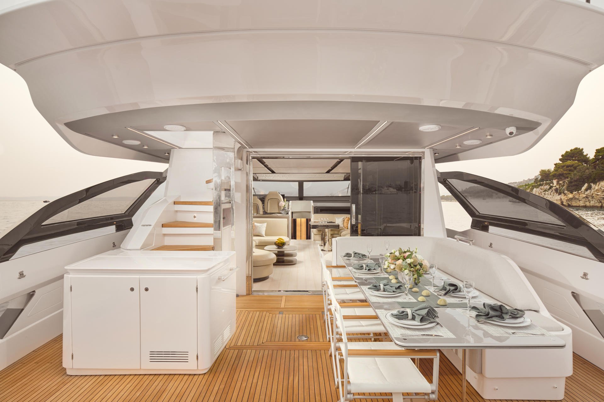 15-Myne- table-setting-aft_.jpg