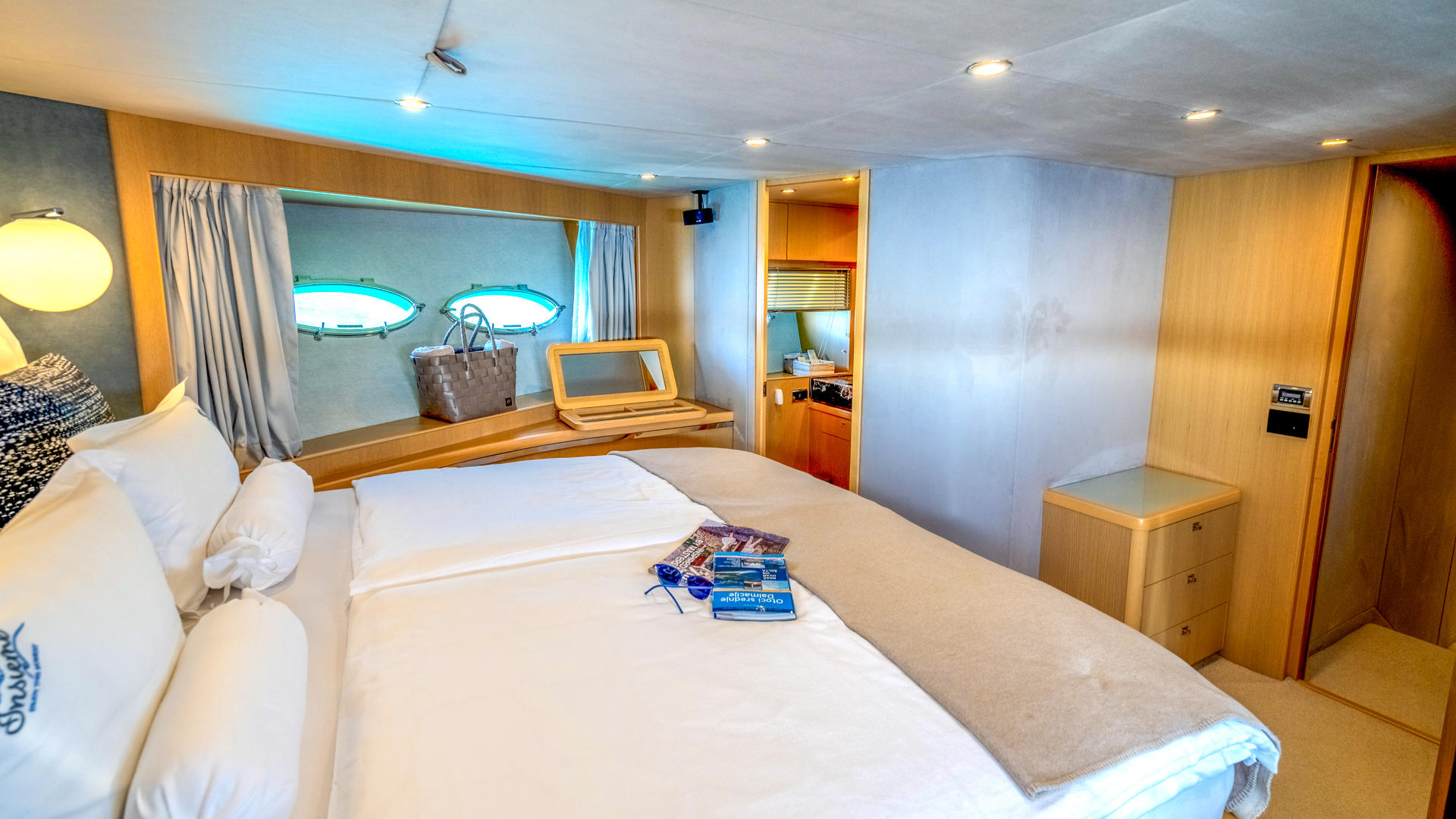 21-INSIEME-VIP-cabin-view_.jpg
