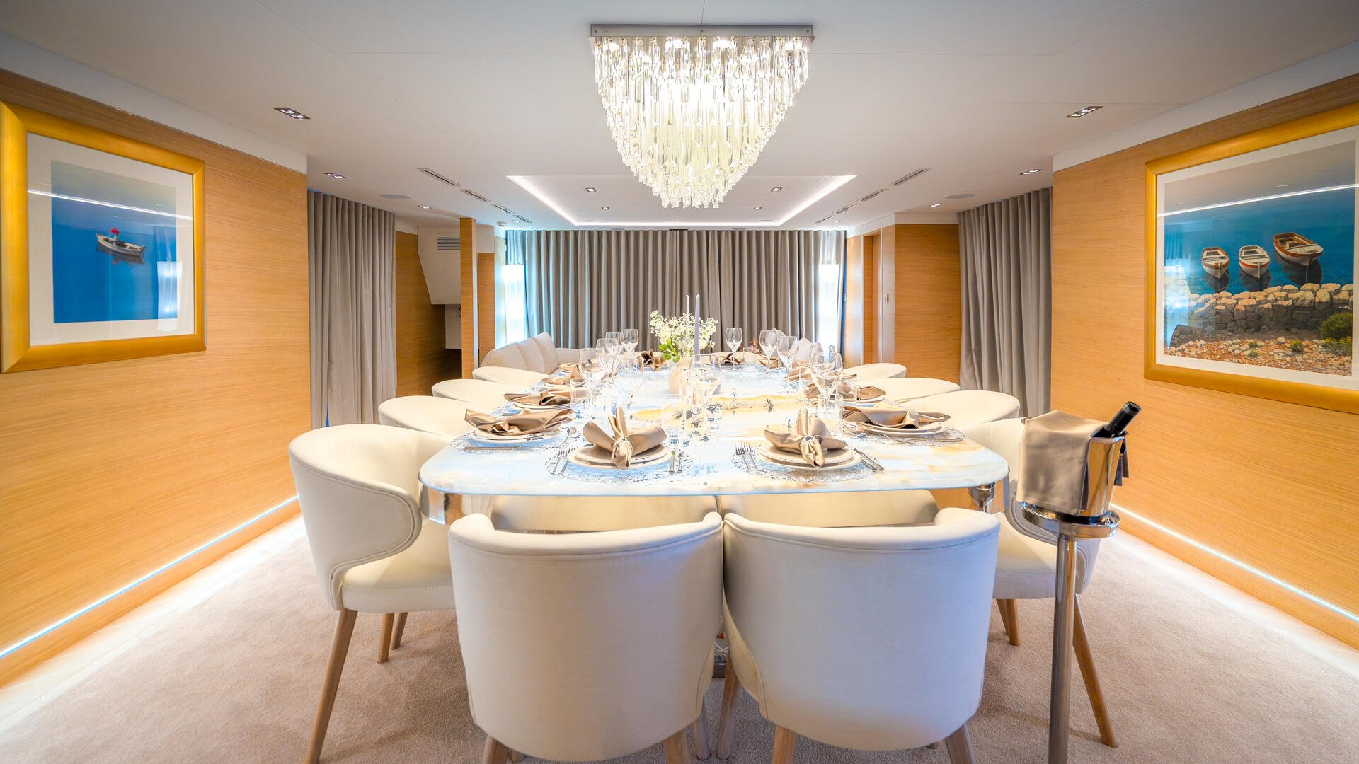 28-Renata-luxe-dining_.jpg