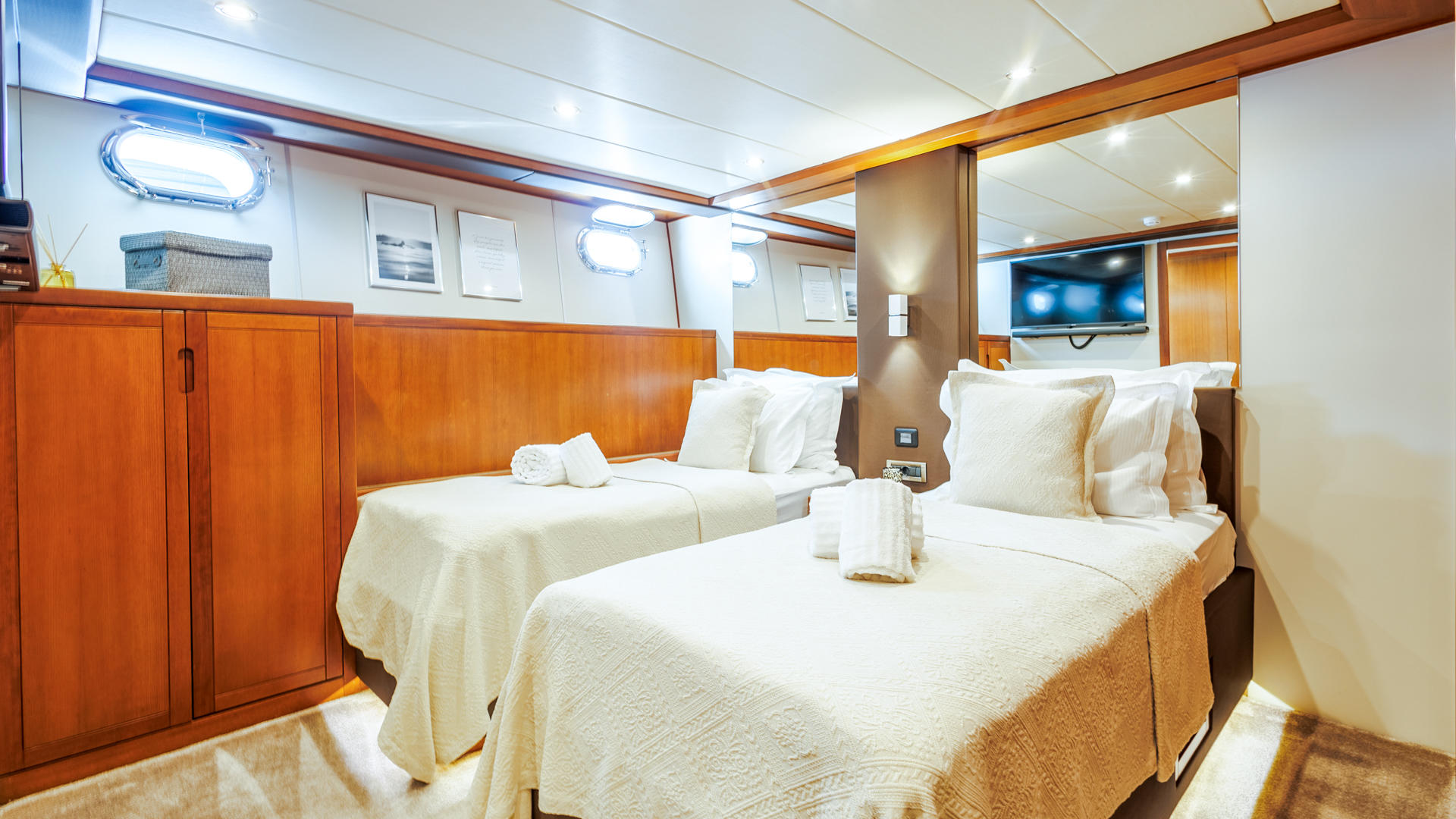 27-SAN-LIMI-Twin-cabin_.jpg