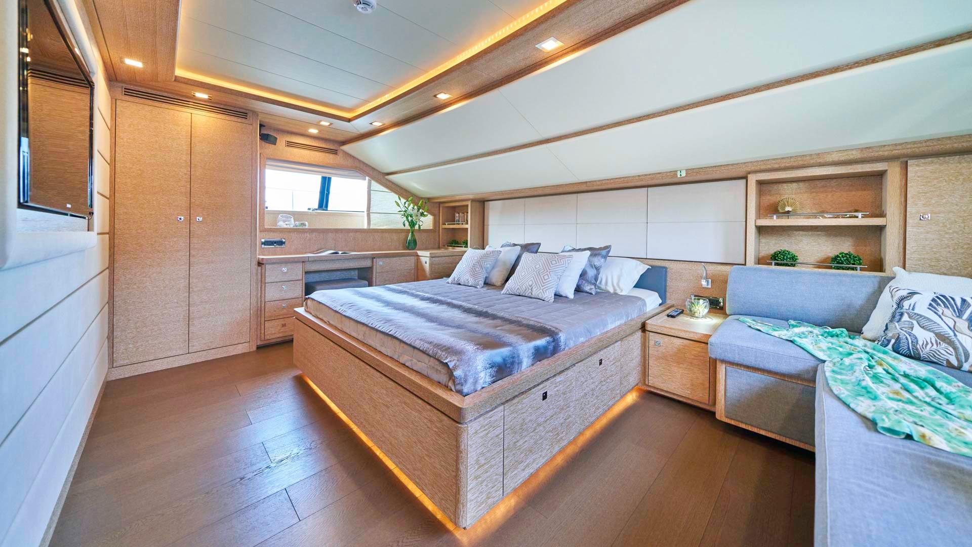 20-Acceptus-Master-cabin-1-other-view_.JPG