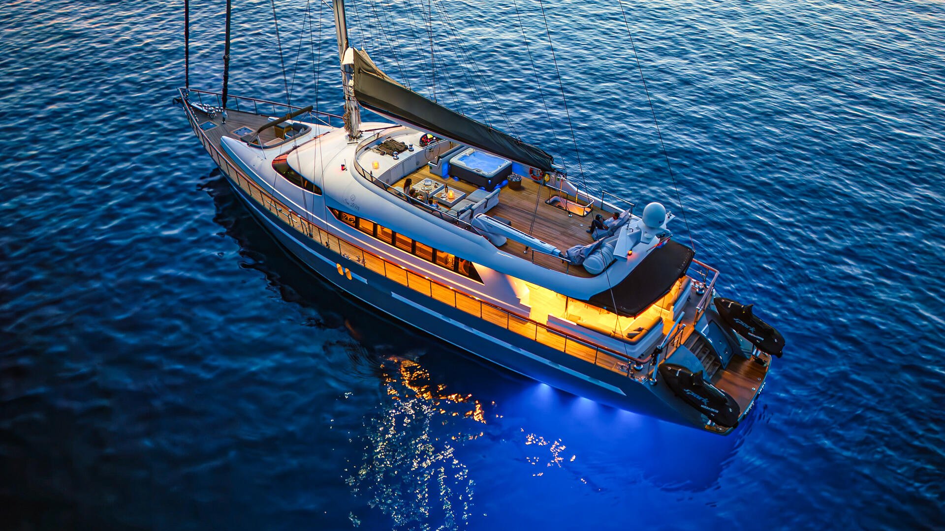09-San-Limi-portside_.jpg