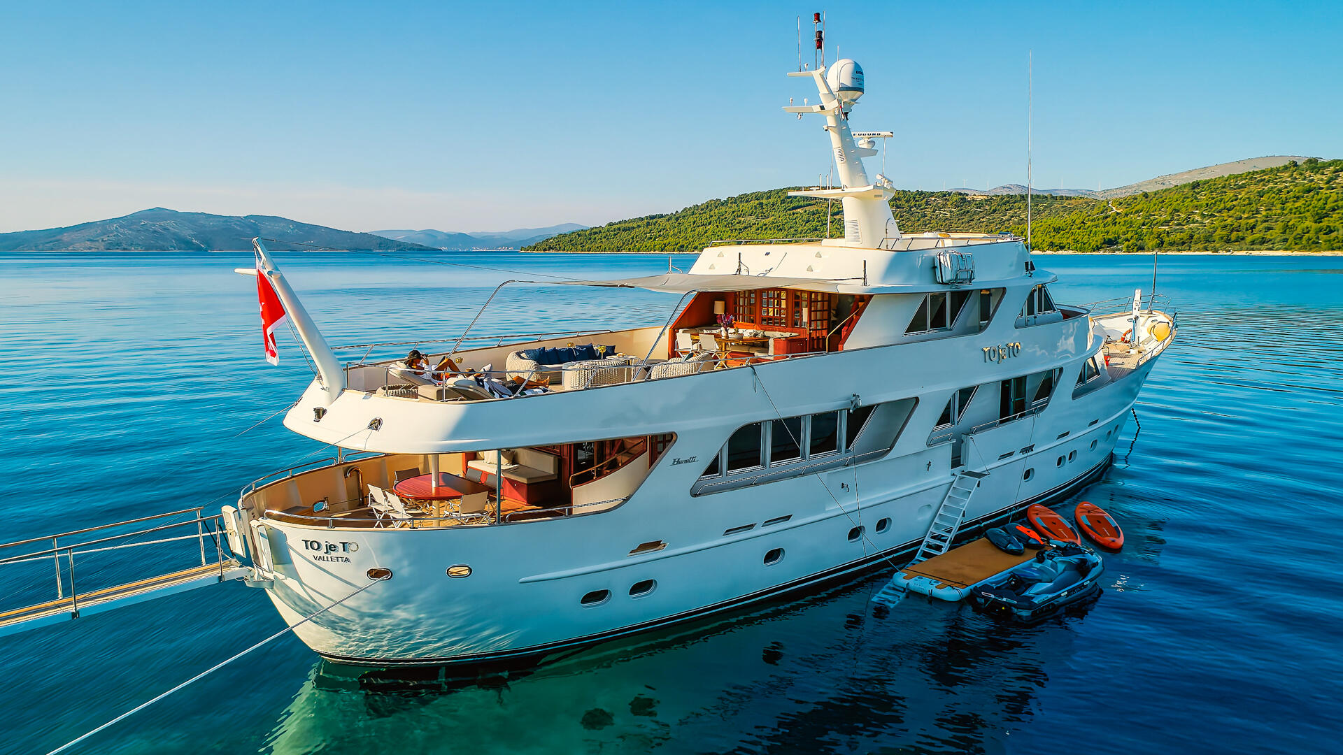 05-To-Je-To-starboard_.jpg