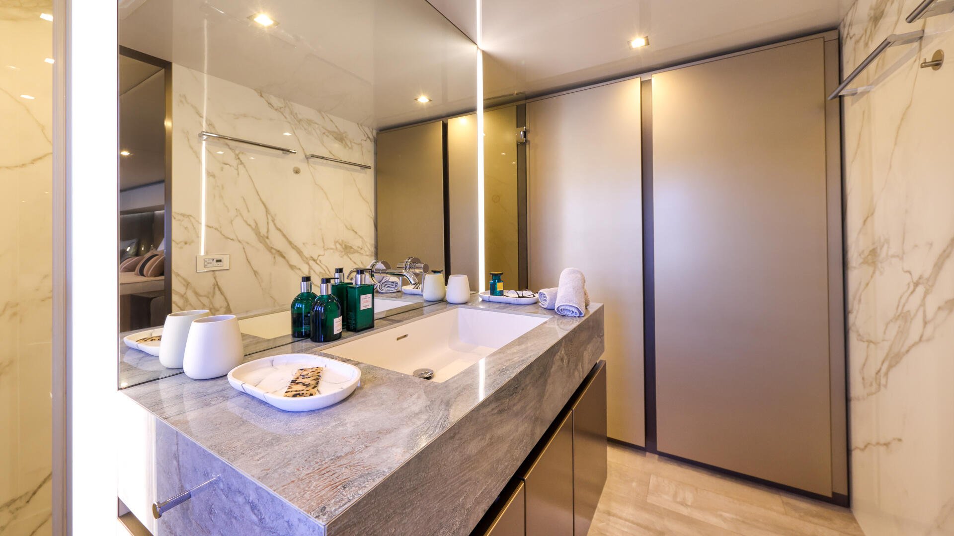 22-Honeybird-Master-en-suite_.jpg
