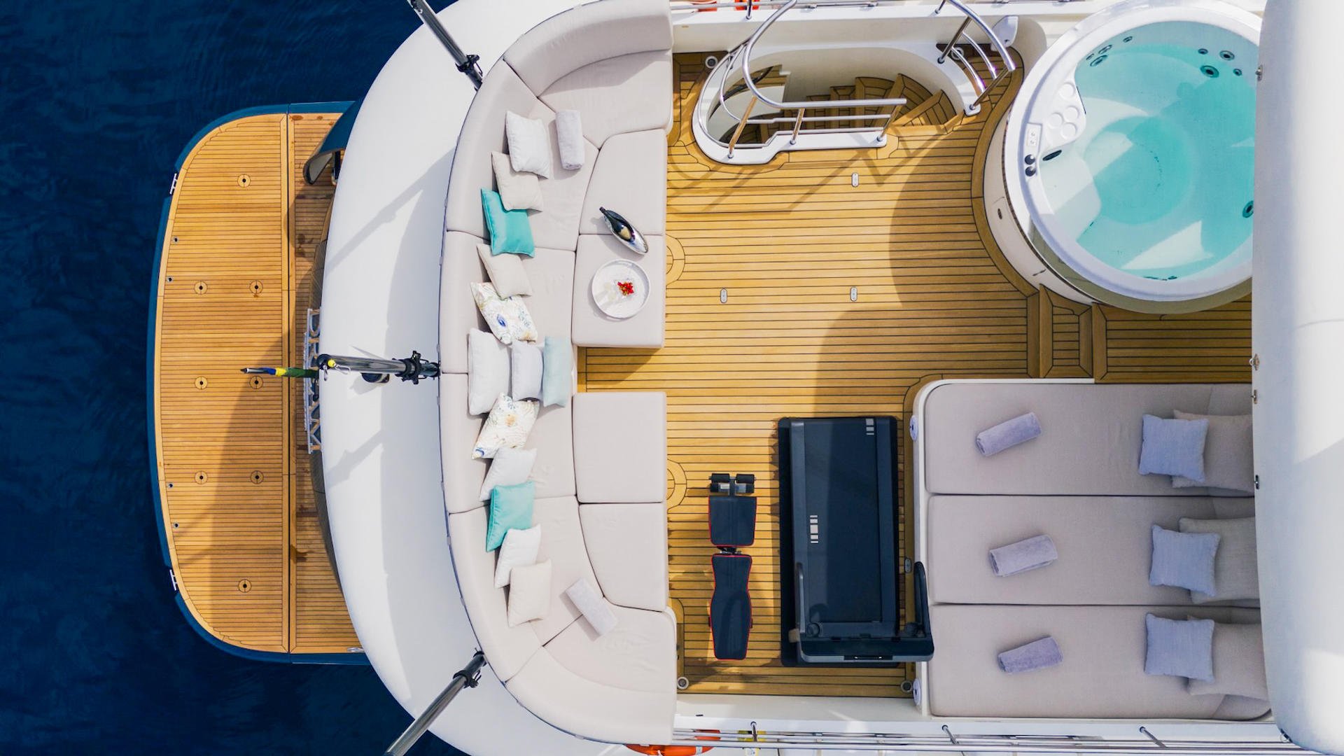 11-Dream-flybridge-aerial_.jpg