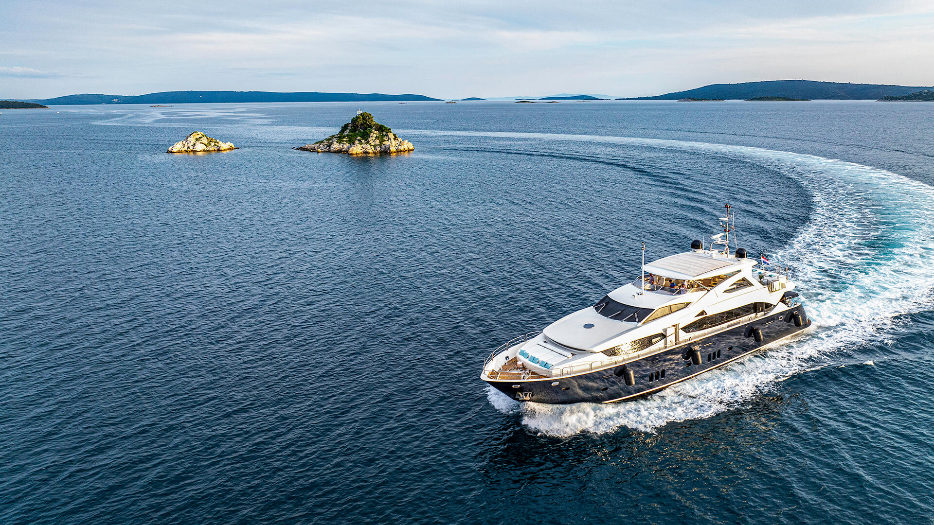 02-Arago-cruising.jpg _ _.JPG