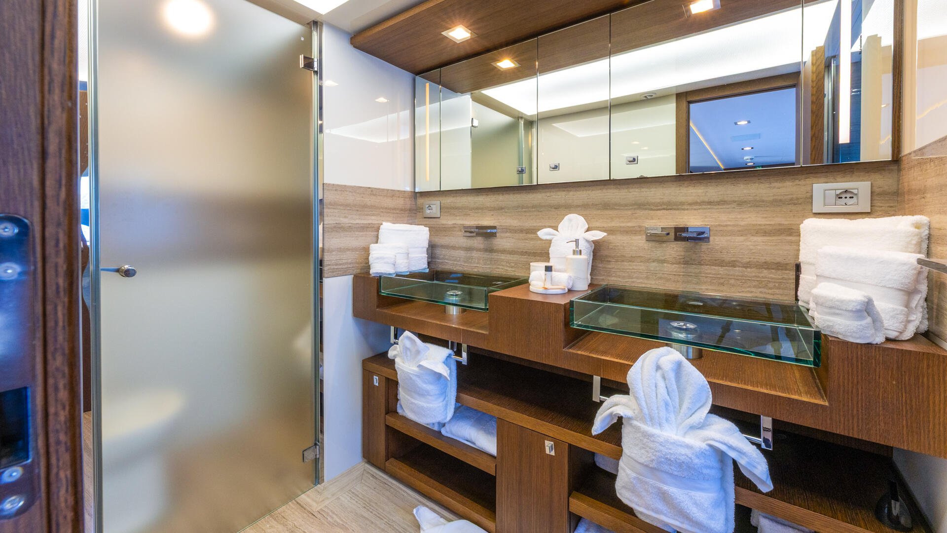 34-Morning-Star-Master-ensuite_.jpg