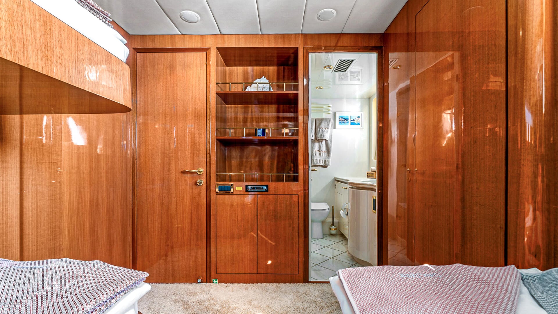 35-Conte-Stefani-Twin-cabin_.jpg