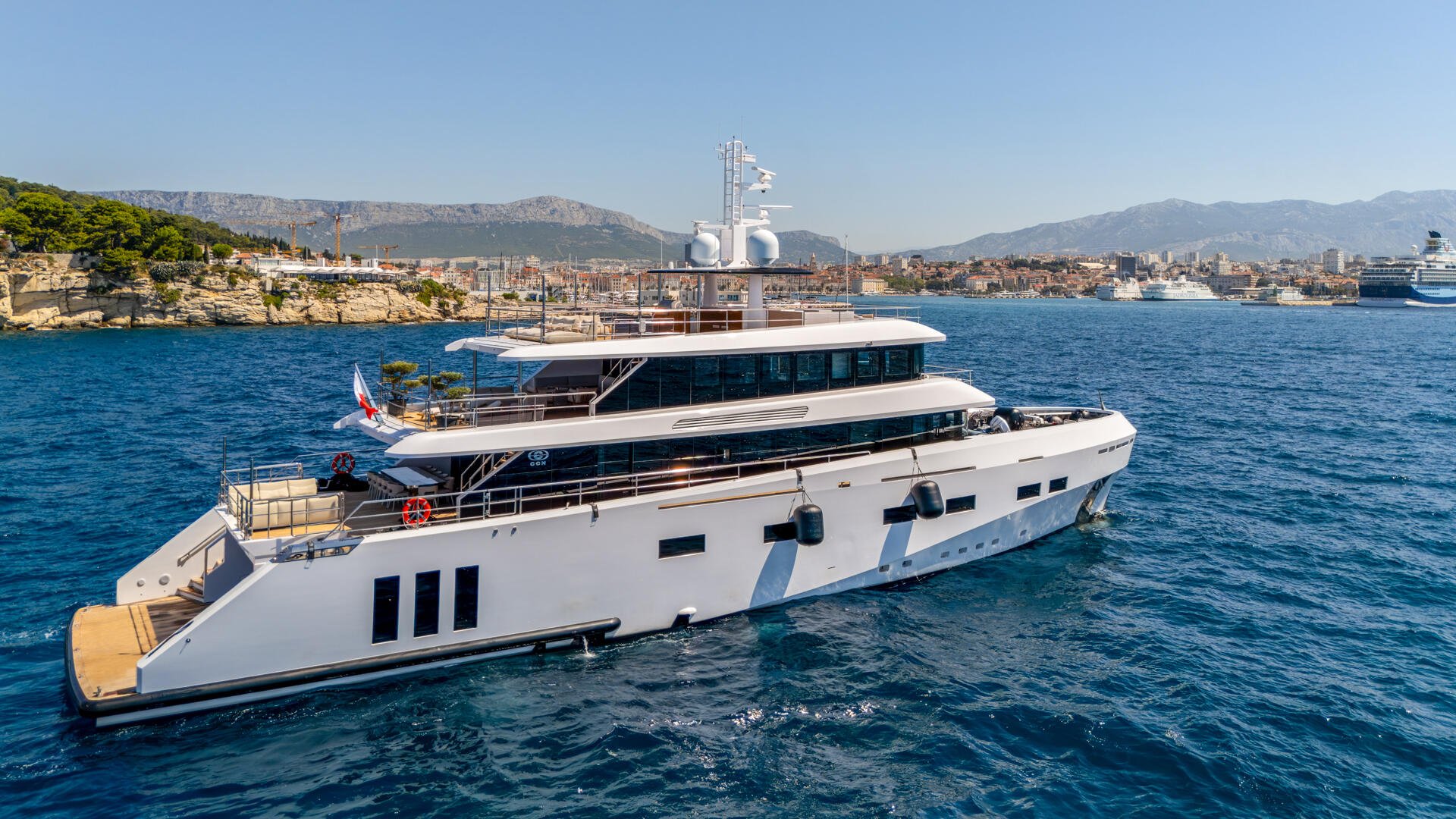 03-Renata-cruising_.jpg