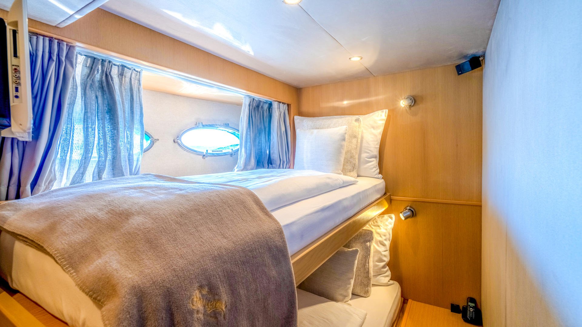 24-INSIEME-Bunk-bed-cabin_.jpg