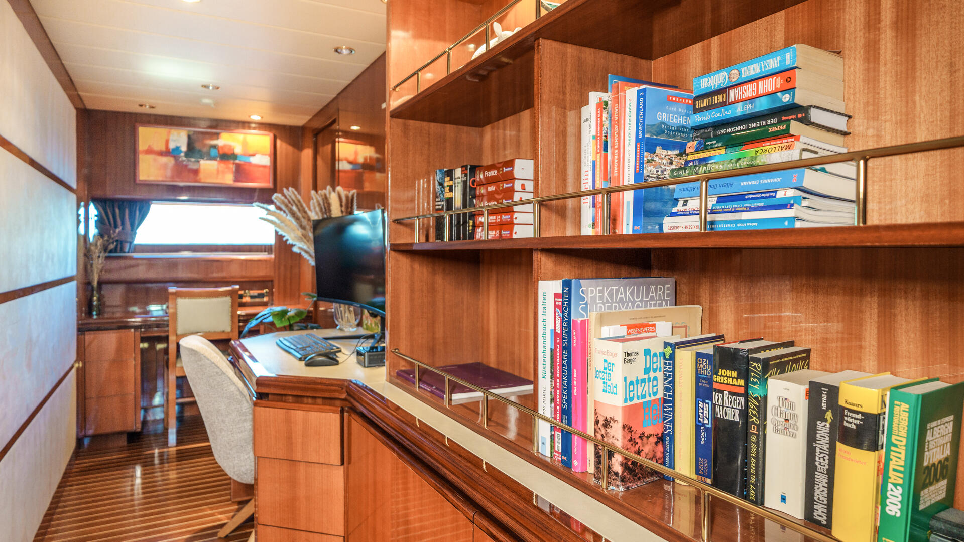 18-Conte-Stefani-Master-cabin-office_.jpg