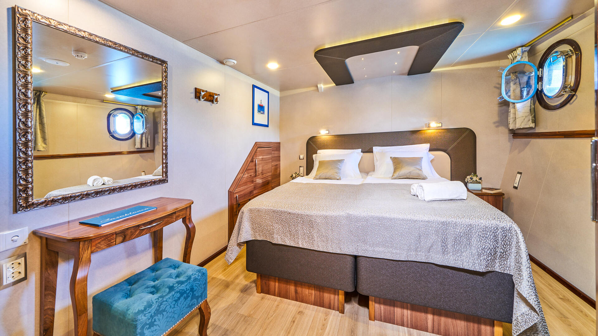 21-Casablanca-twin-cabin_.jpg