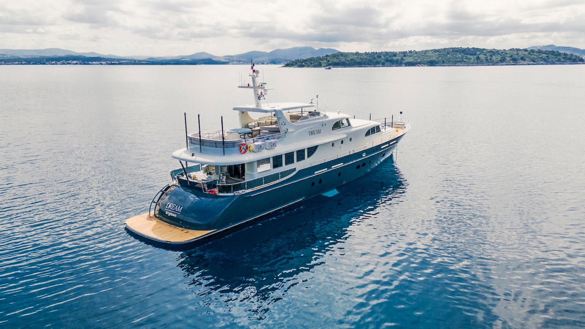 05-Dream-starboard_.jpg